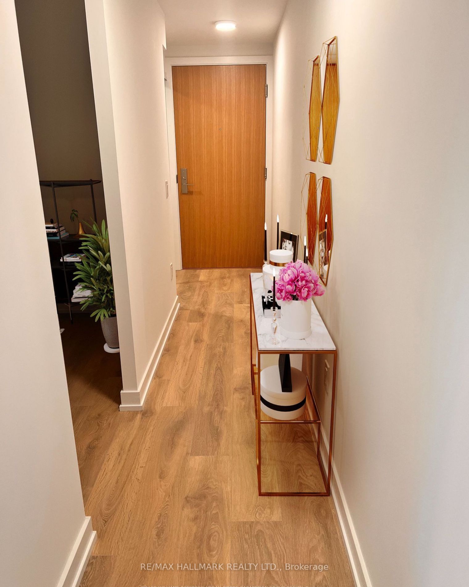 150 Logan Avenue 723, Toronto, ON M4M 0E4