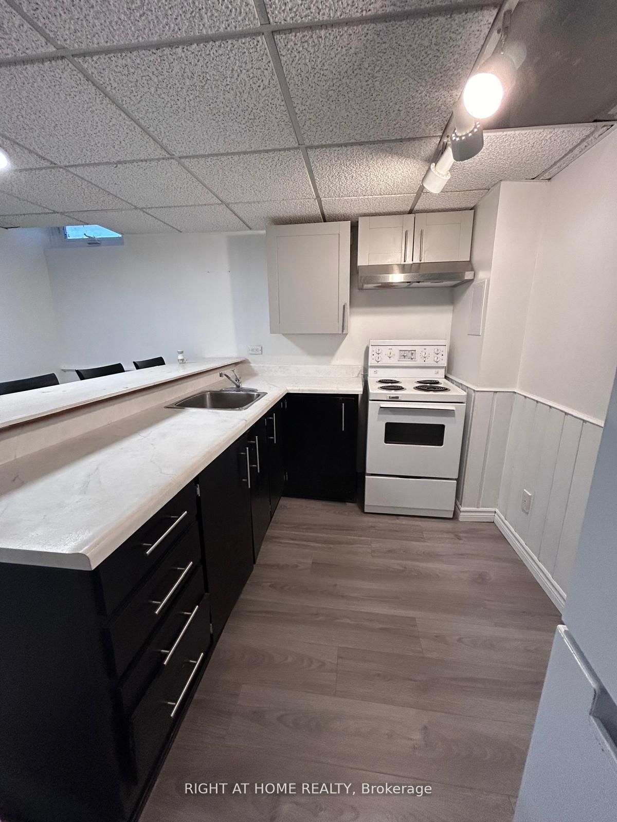 39 Longfellow Court Basement, Whitby, ON L1N 6V7 photo 5