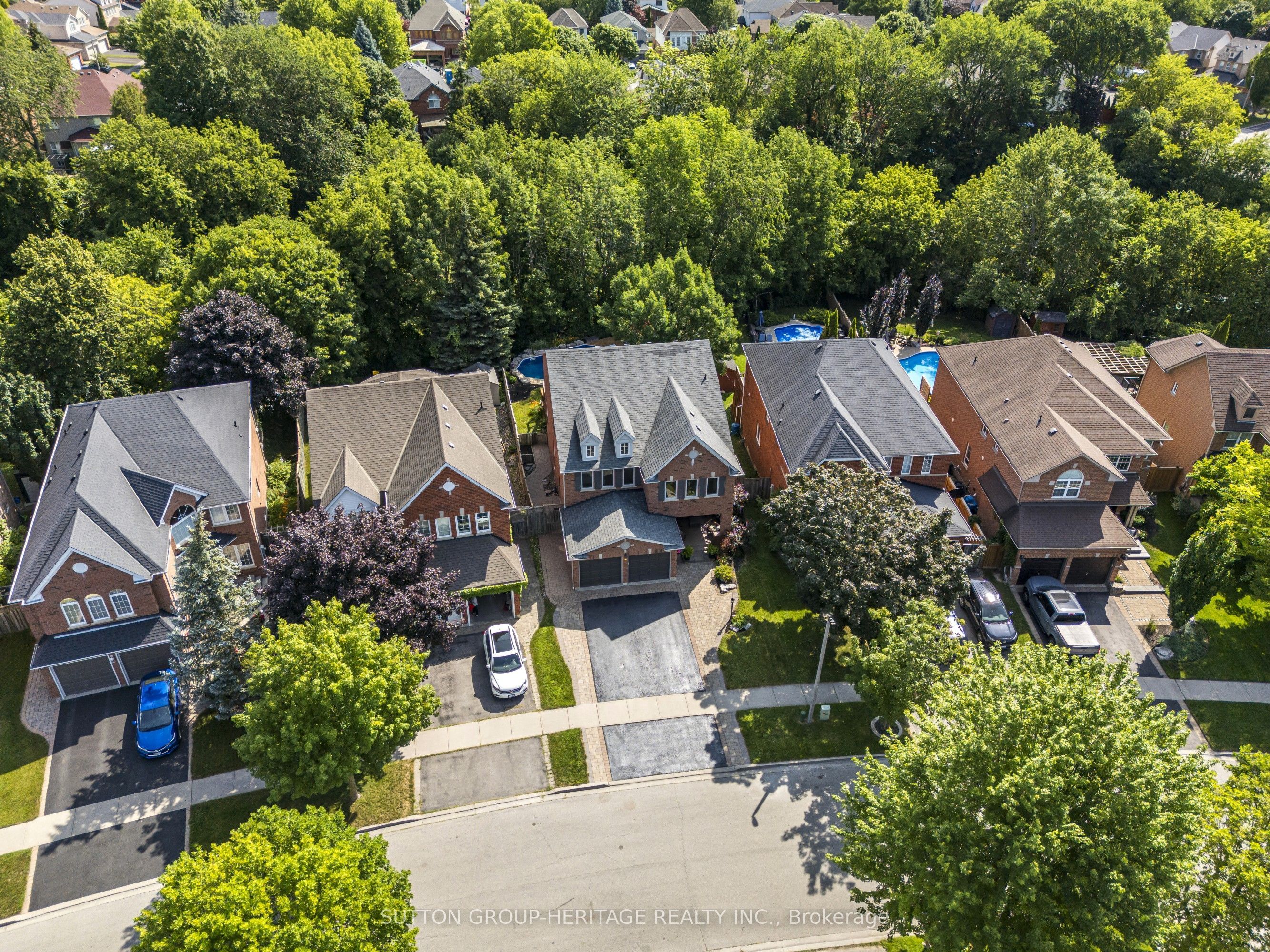 103 Gartshore Drive, Whitby, ON L1P 1N8 photo 4