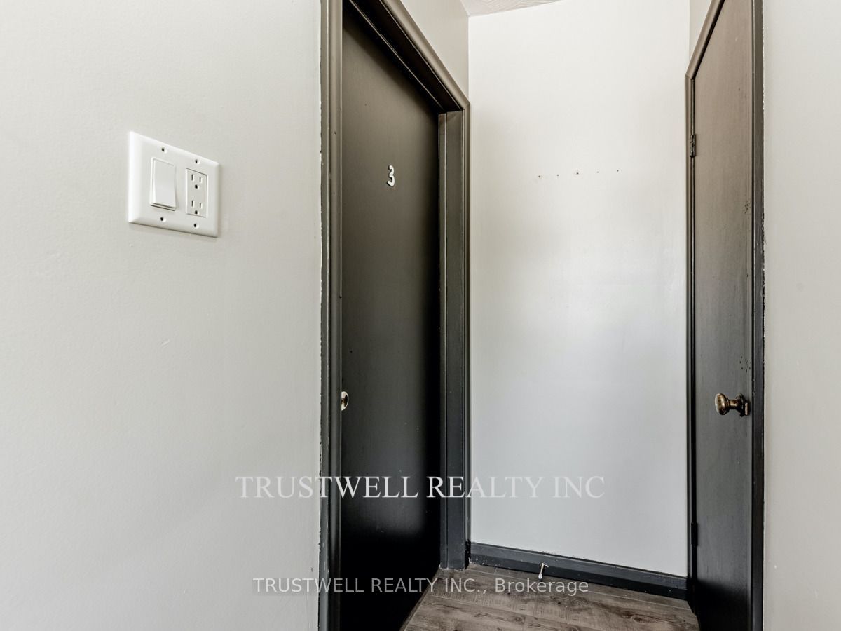 105 Mary Street E 3, Whitby, ON L1N 2P3 photo 2