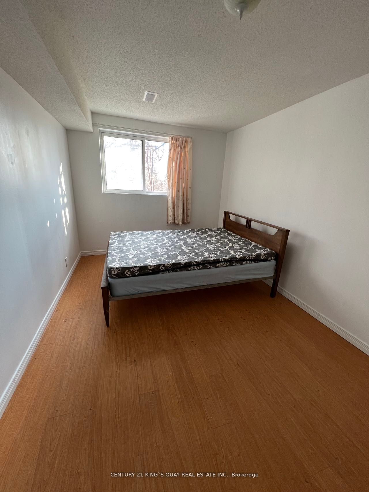 74 glendower Circuit LOWER, Toronto, ON M1T 2Z4 photo 2