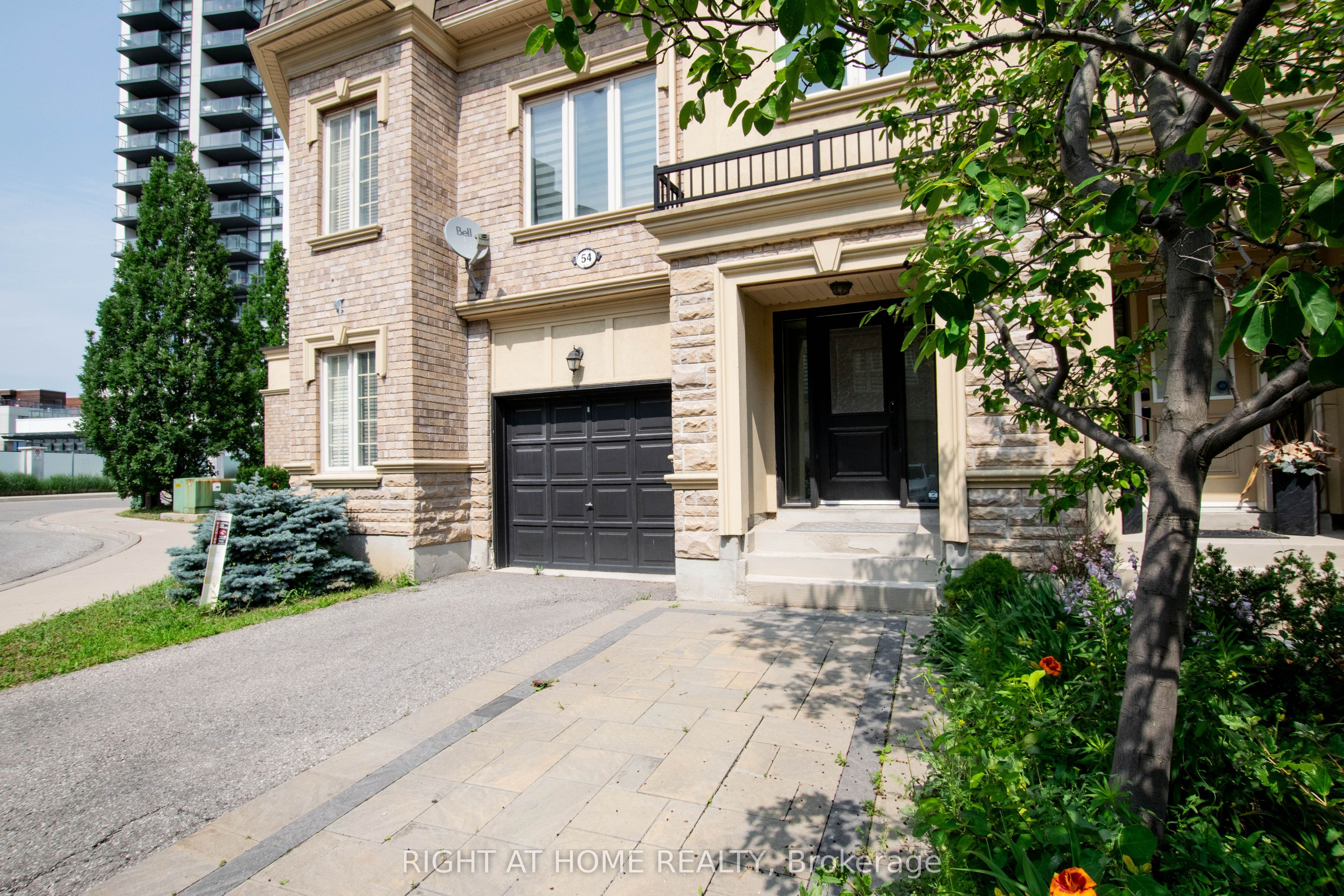 1250 St Martins Drive 54, Pickering, ON L1W 1L7 photo 2