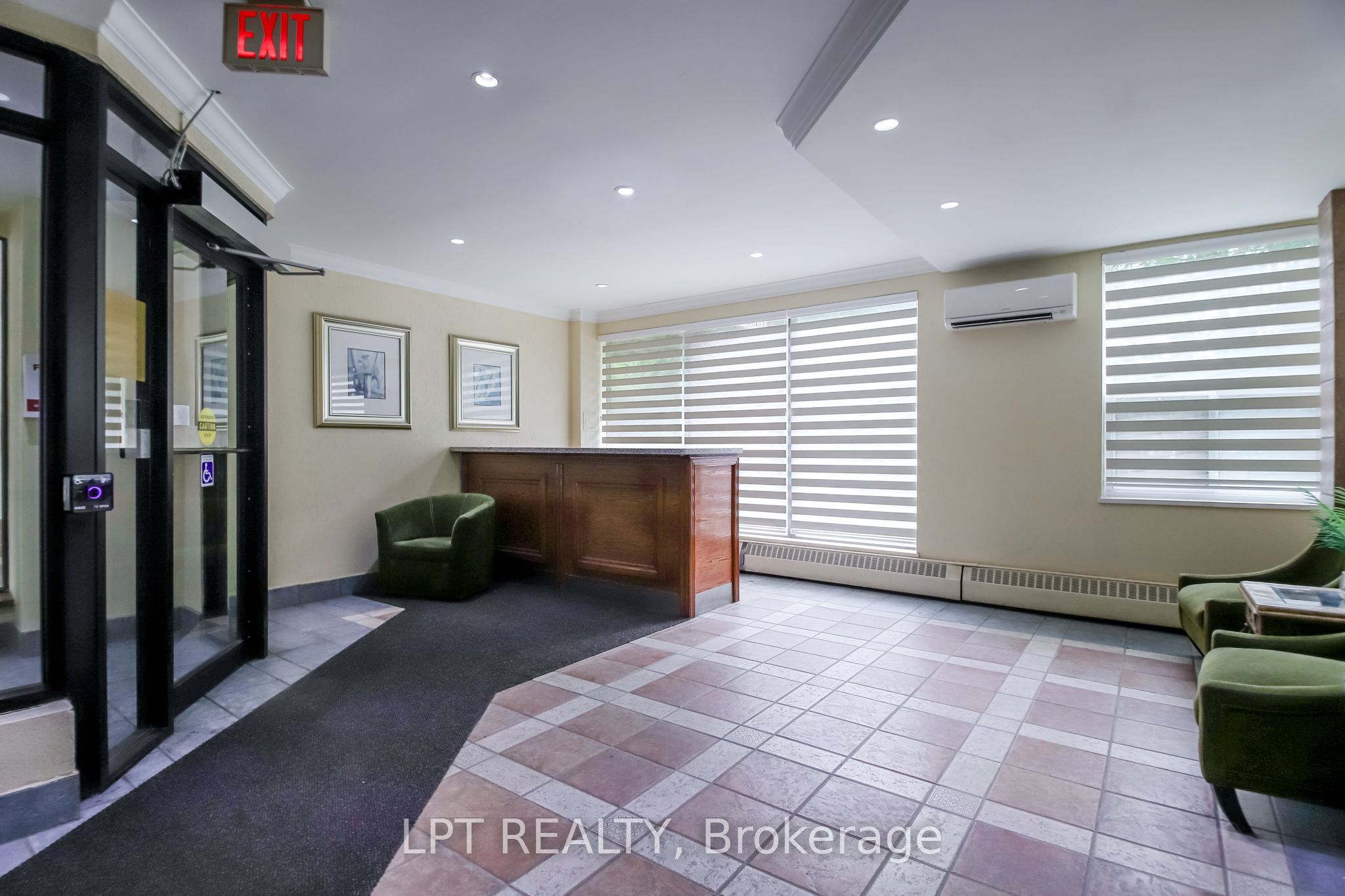 90 Ling Road 209, Toronto, ON M1E 4Y3 photo 3