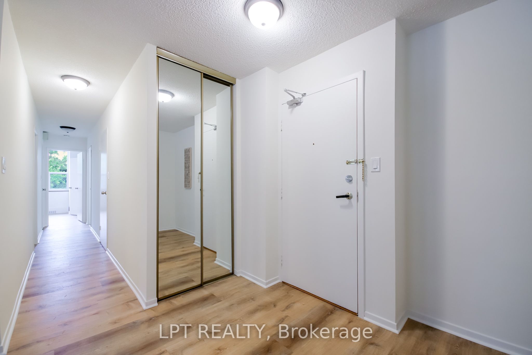 90 Ling Road 209, Toronto, ON M1E 4Y3 photo 4