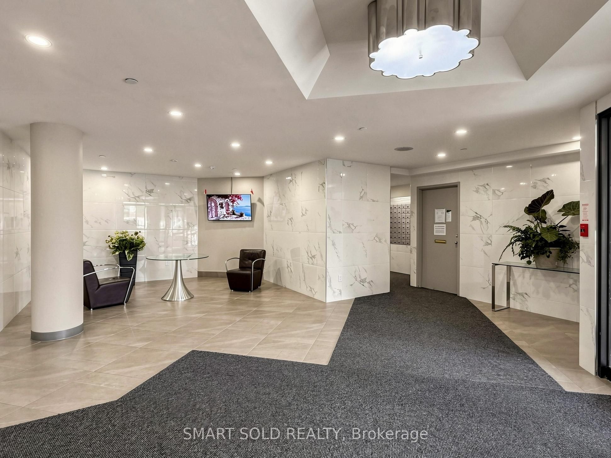 300 Alton Towers Circle 908, Toronto, ON M1V 4X9 photo 5