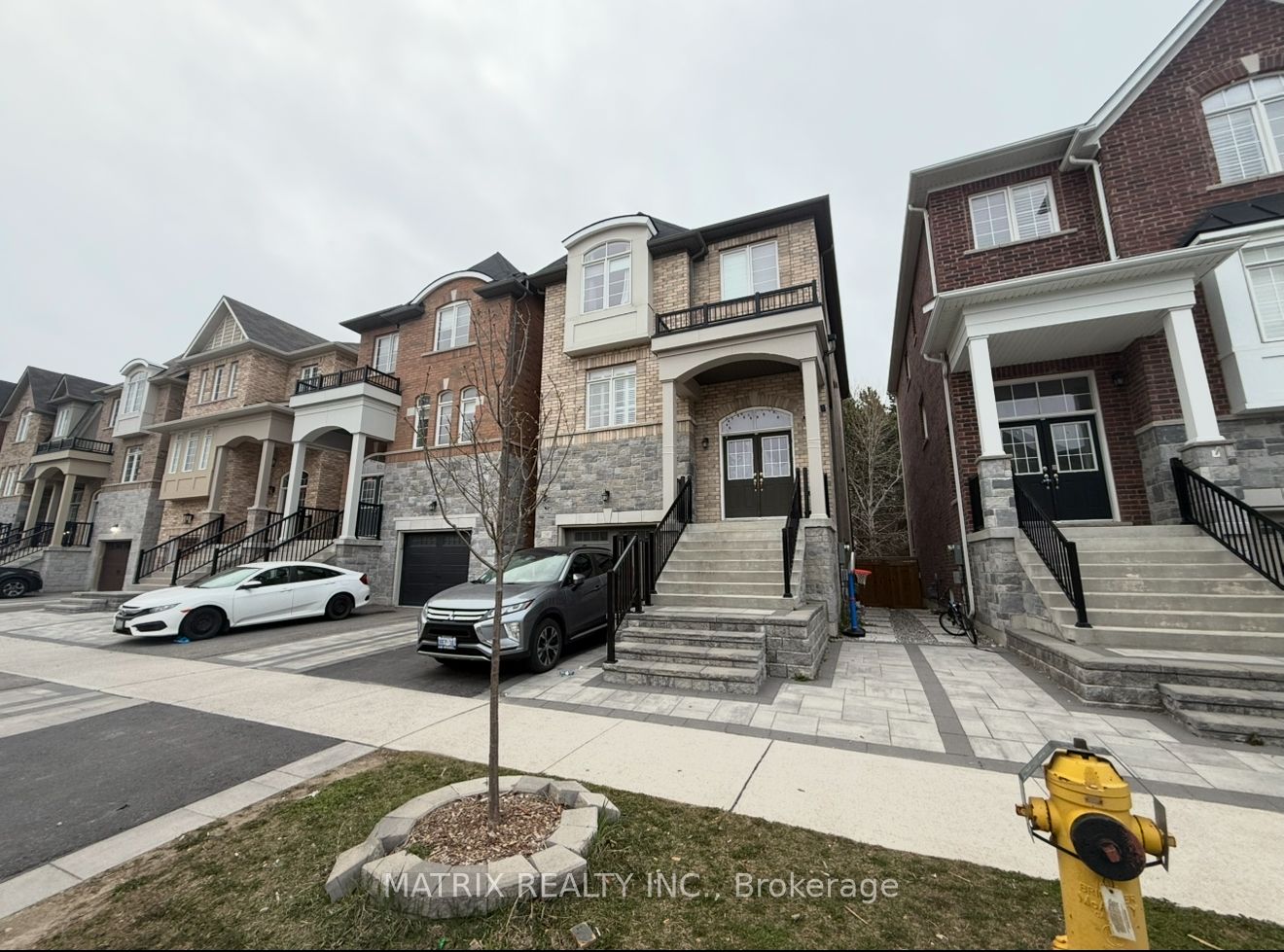 2165 Saffron Drive, Pickering, ON L1X 0E2 photo 2