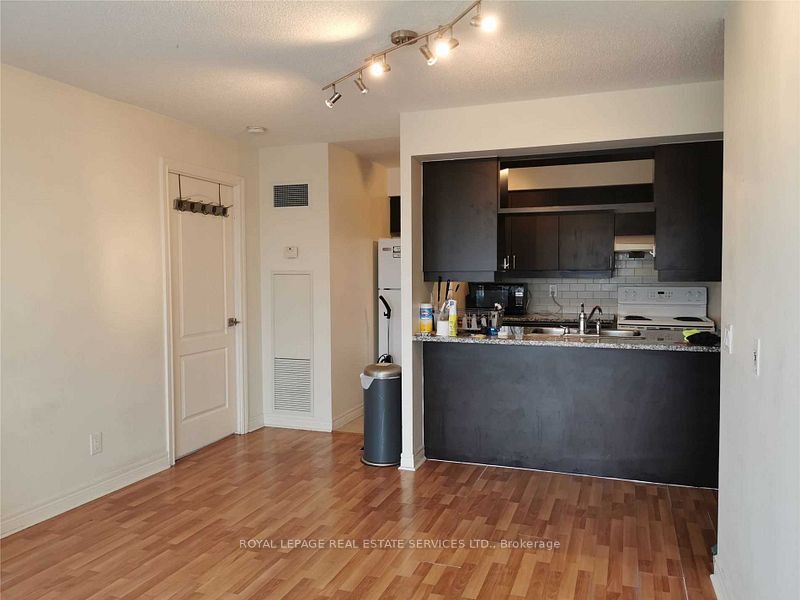 70 Town Centre Court 2402, Toronto, ON M1P 4Y7 photo 2