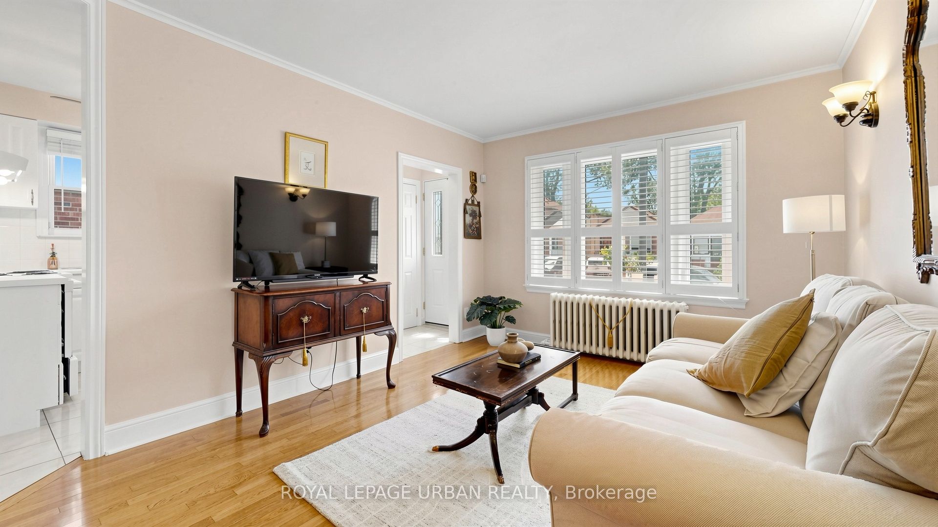202 Virginia Avenue, Toronto, ON M4C 2T7 photo 4