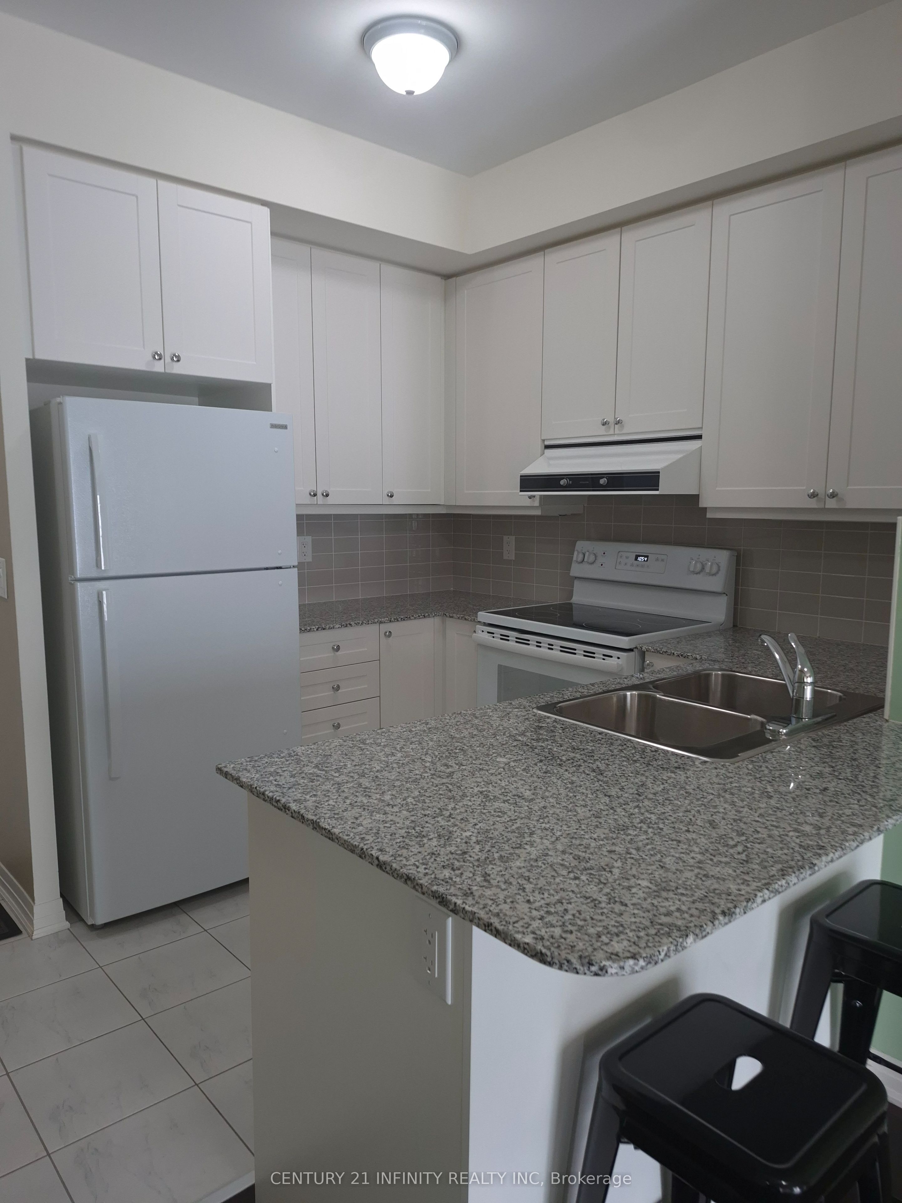 70 Shipway Avenue 303, Clarington, ON L1B 0B6