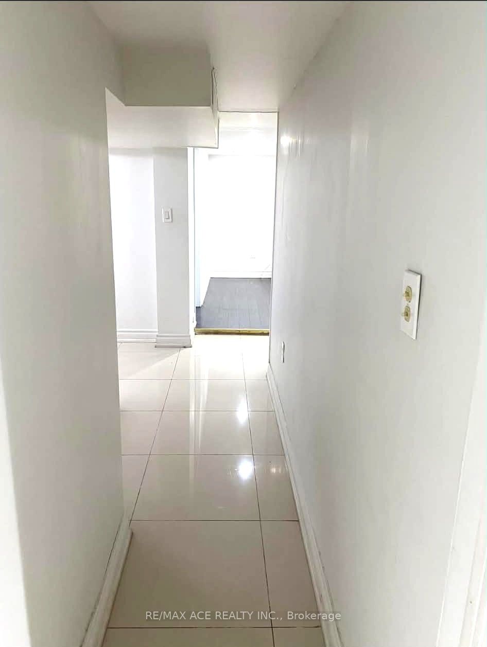 38 Celeste Drive Bsmt, Toronto, ON M1E 2V1 photo 3
