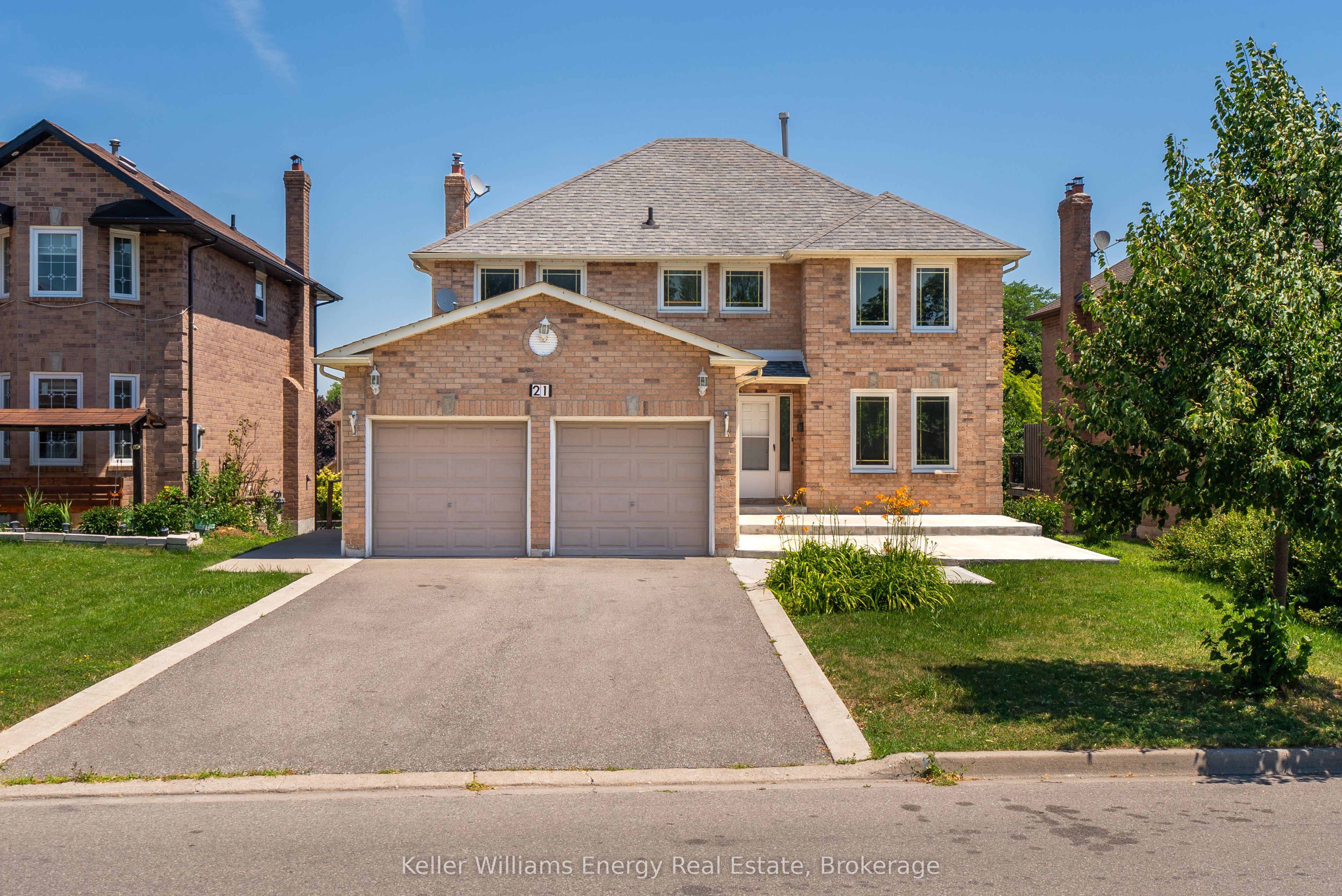 21 Rotherglen Road N, Ajax, ON L1T 1N7