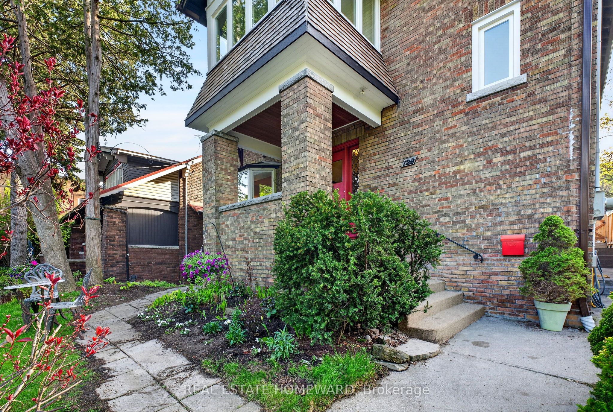 128 Glen Manor Drive, Toronto, ON M4E 2X6 photo 4