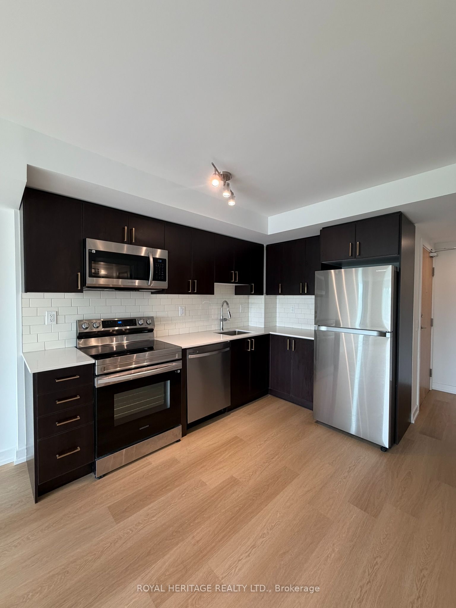 1435 Celebration Drive 304, Pickering, ON L1W 0C4 photo 3