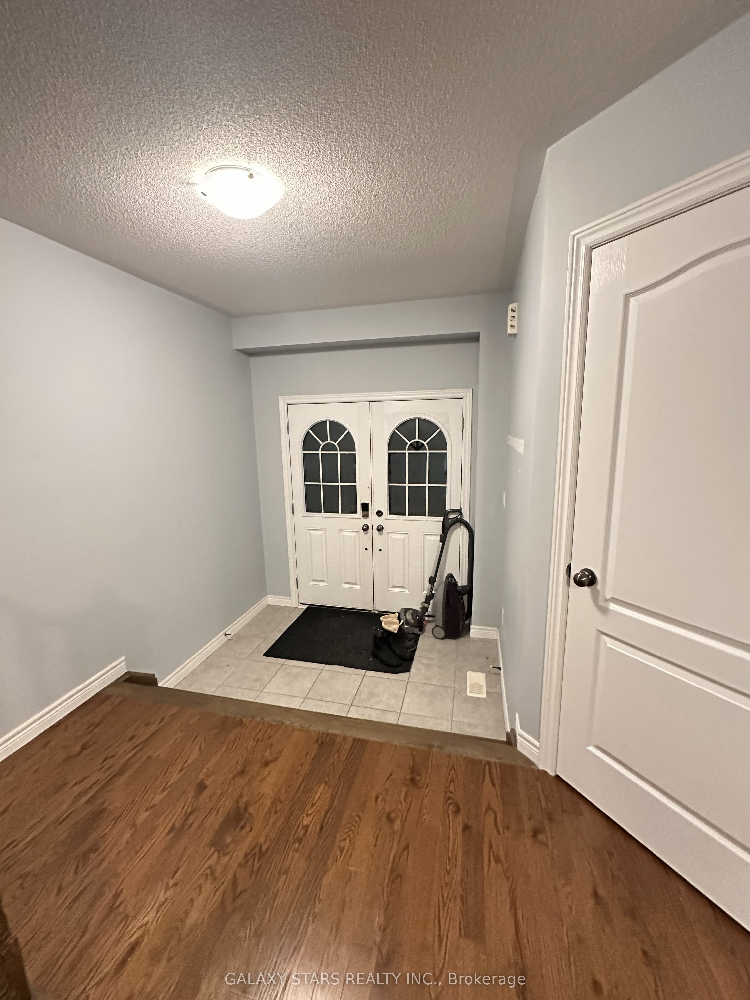 115 Mallory Street Bsmnt, Clarington, ON L1E 3E8