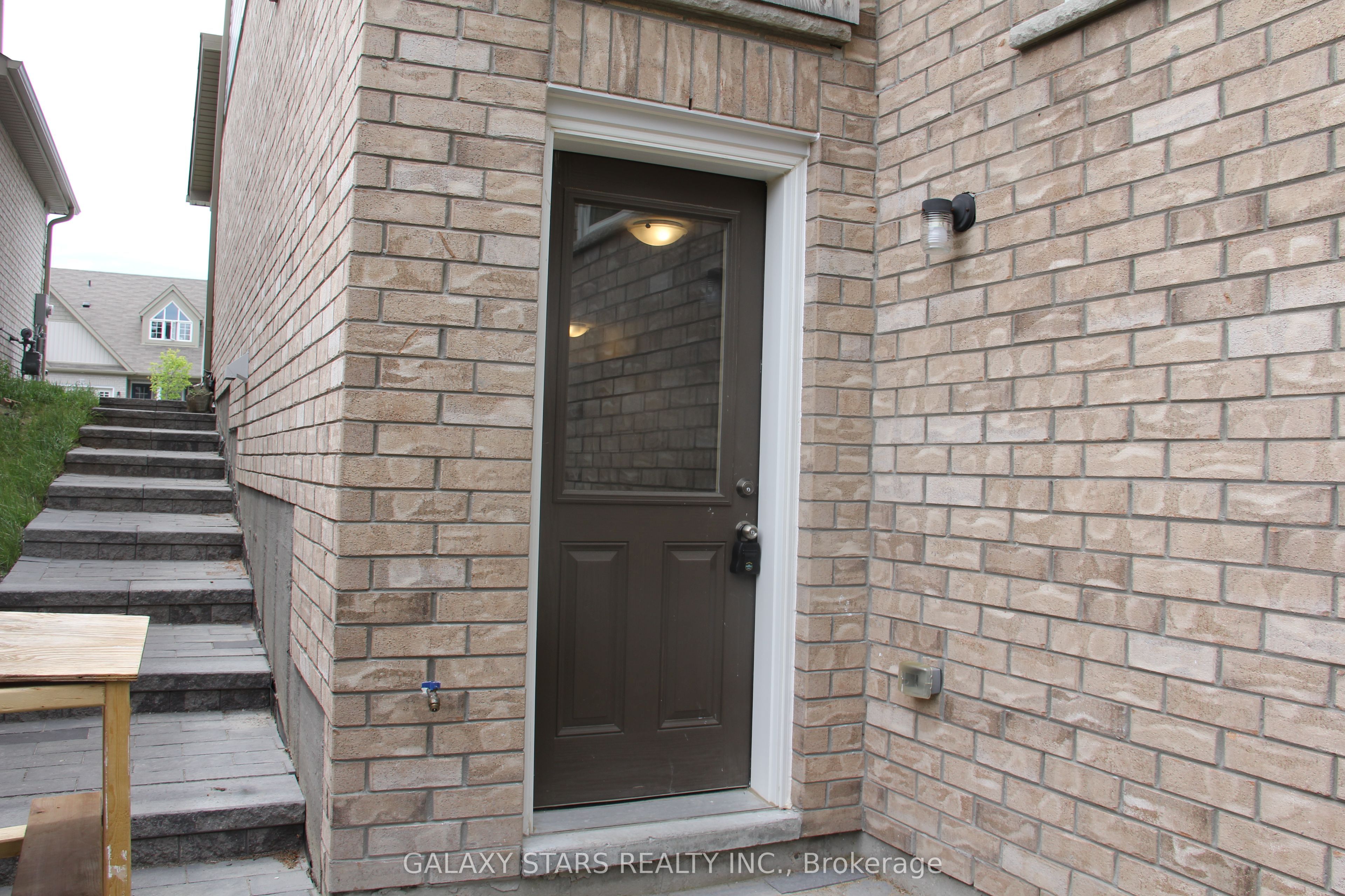 115 Mallory Street Bsmnt, Clarington, ON L1E 3E8 photo 4