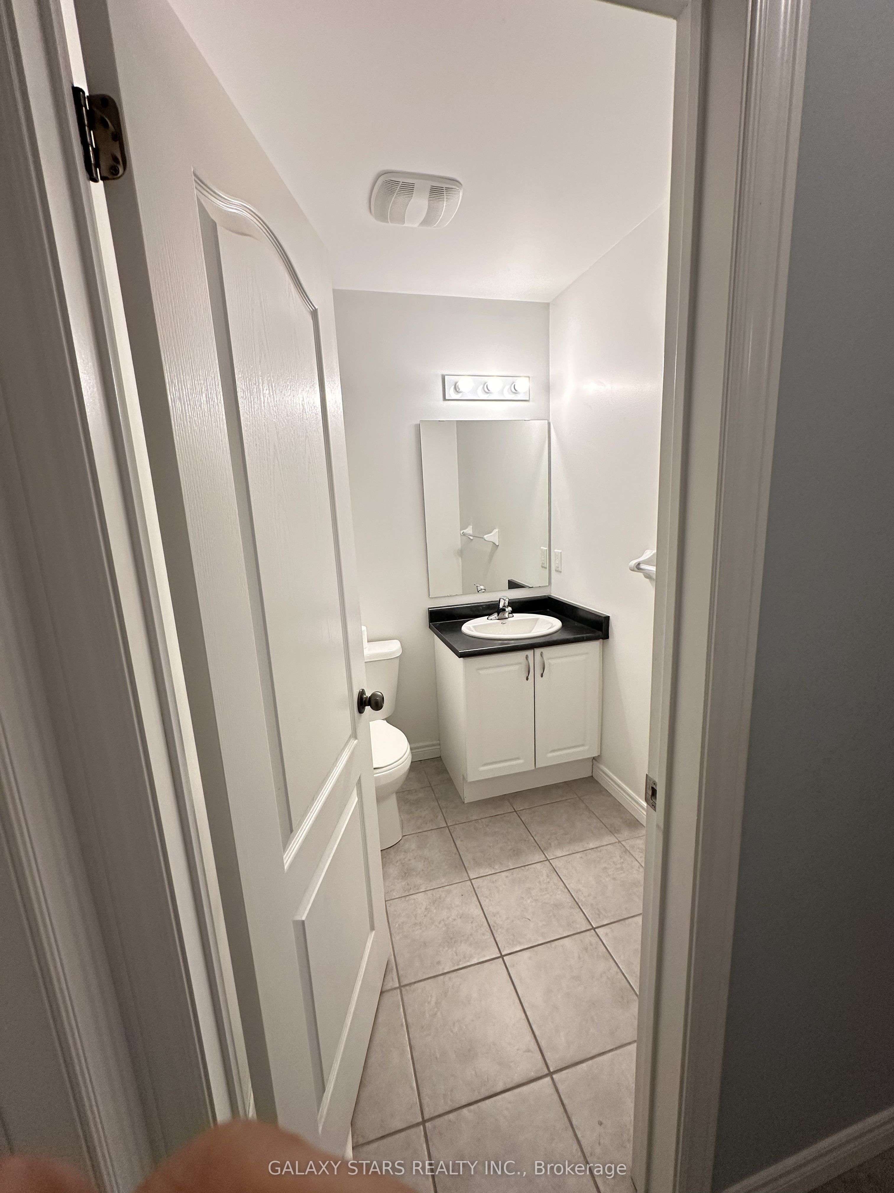 115 Mallory Street Bsmnt, Clarington, ON L1E 3E8 photo 5