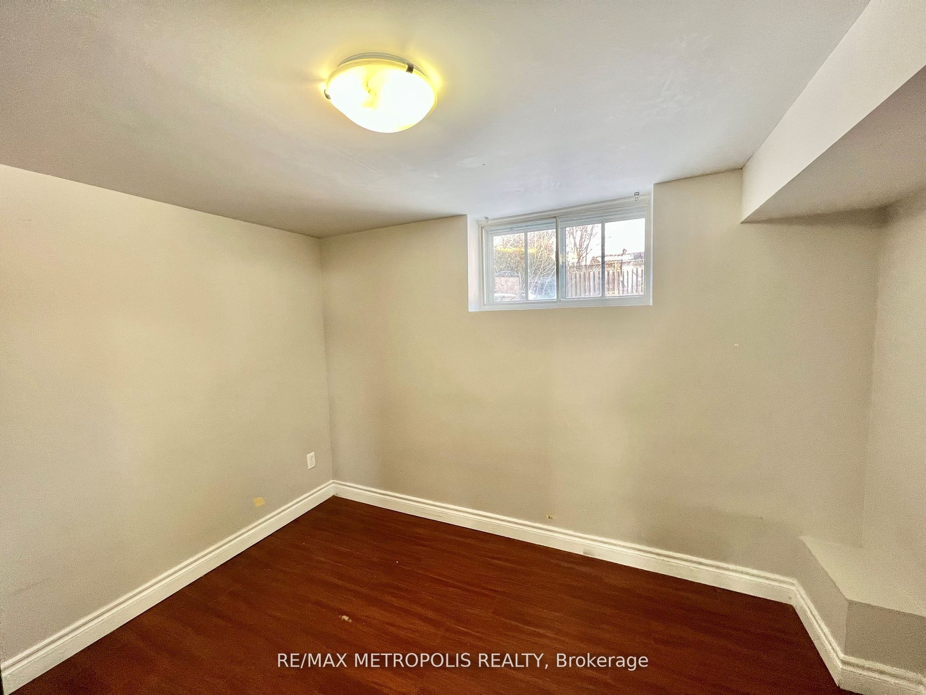 52 Benleigh Drive Main, Toronto, ON M1H 1J5 photo 5