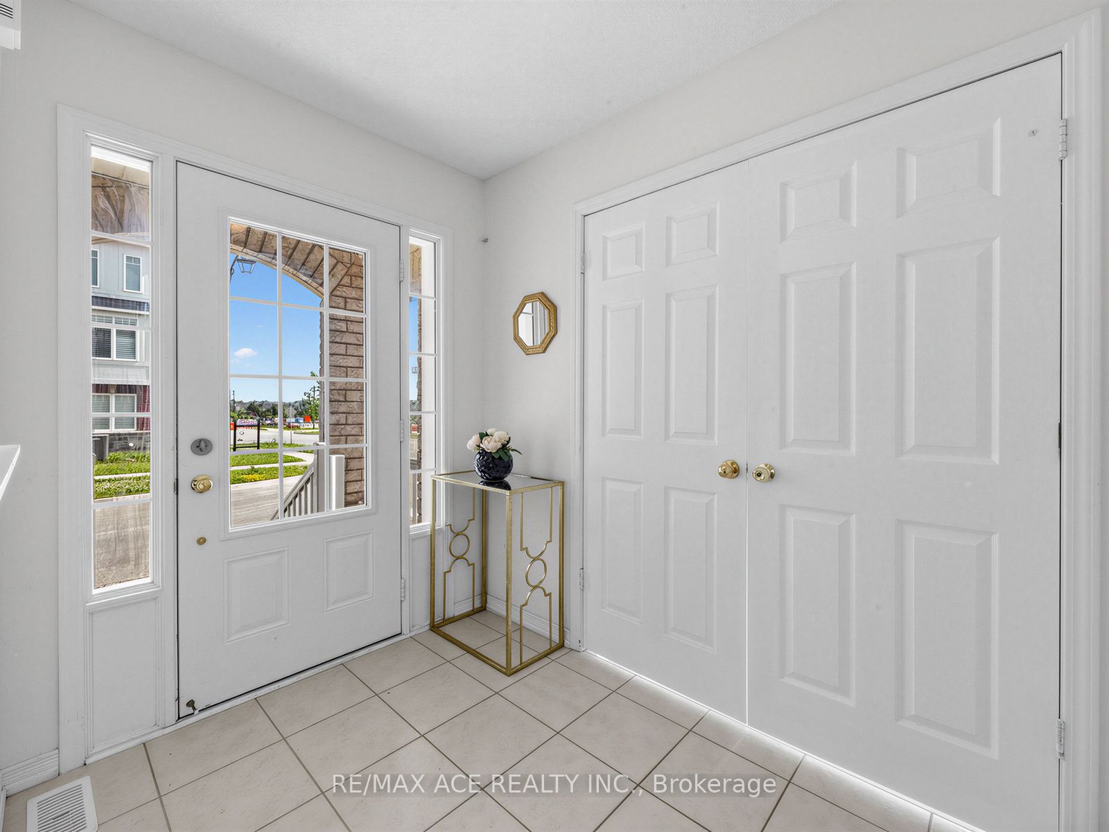 35 Turnerbury Avenue, Ajax, ON L1Z 0S8 photo 4