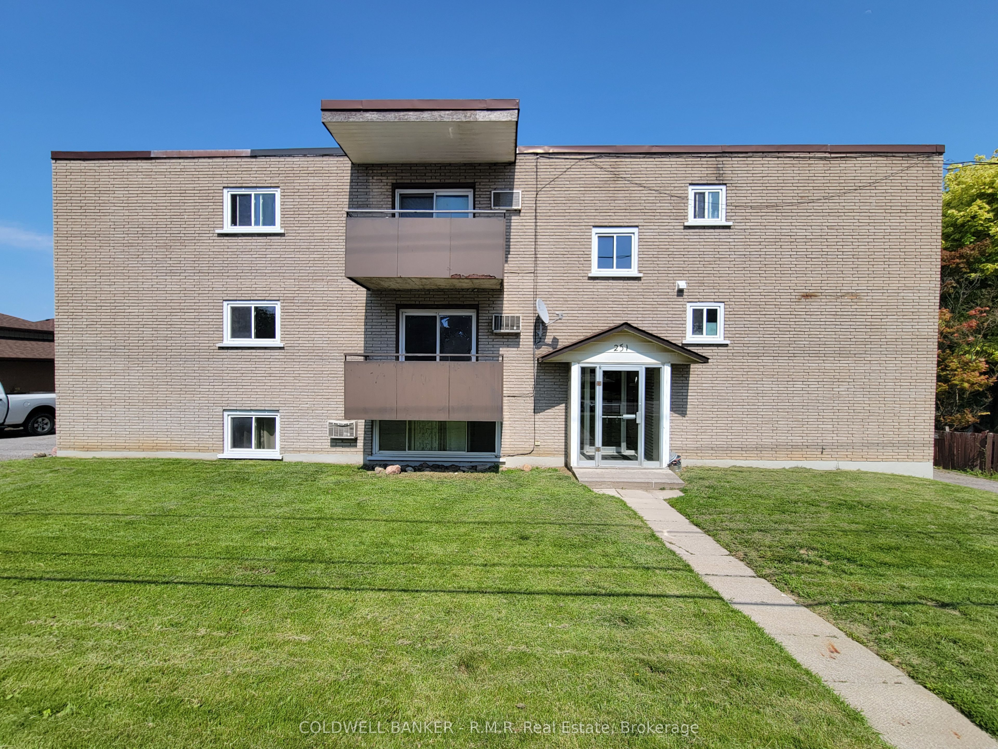251 Liberty Street N 1, Clarington, ON L1C 2M6