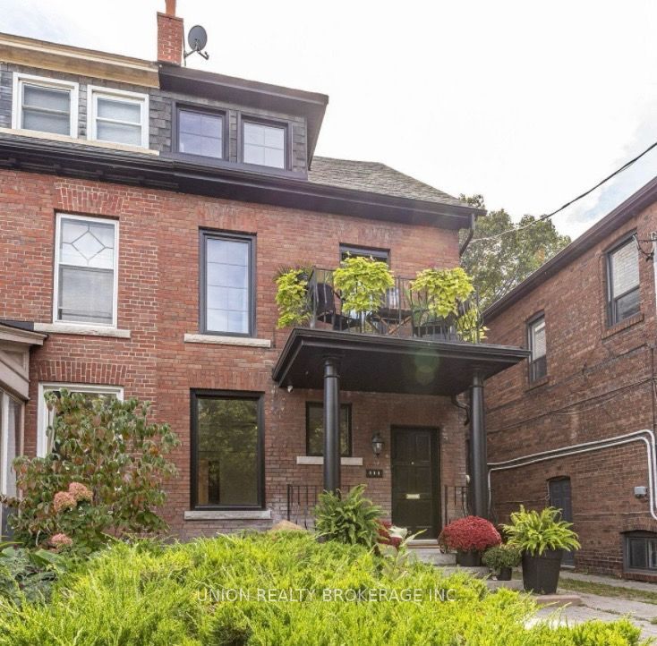 3 Withrow Avenue 300, Toronto, ON M4K 1C8