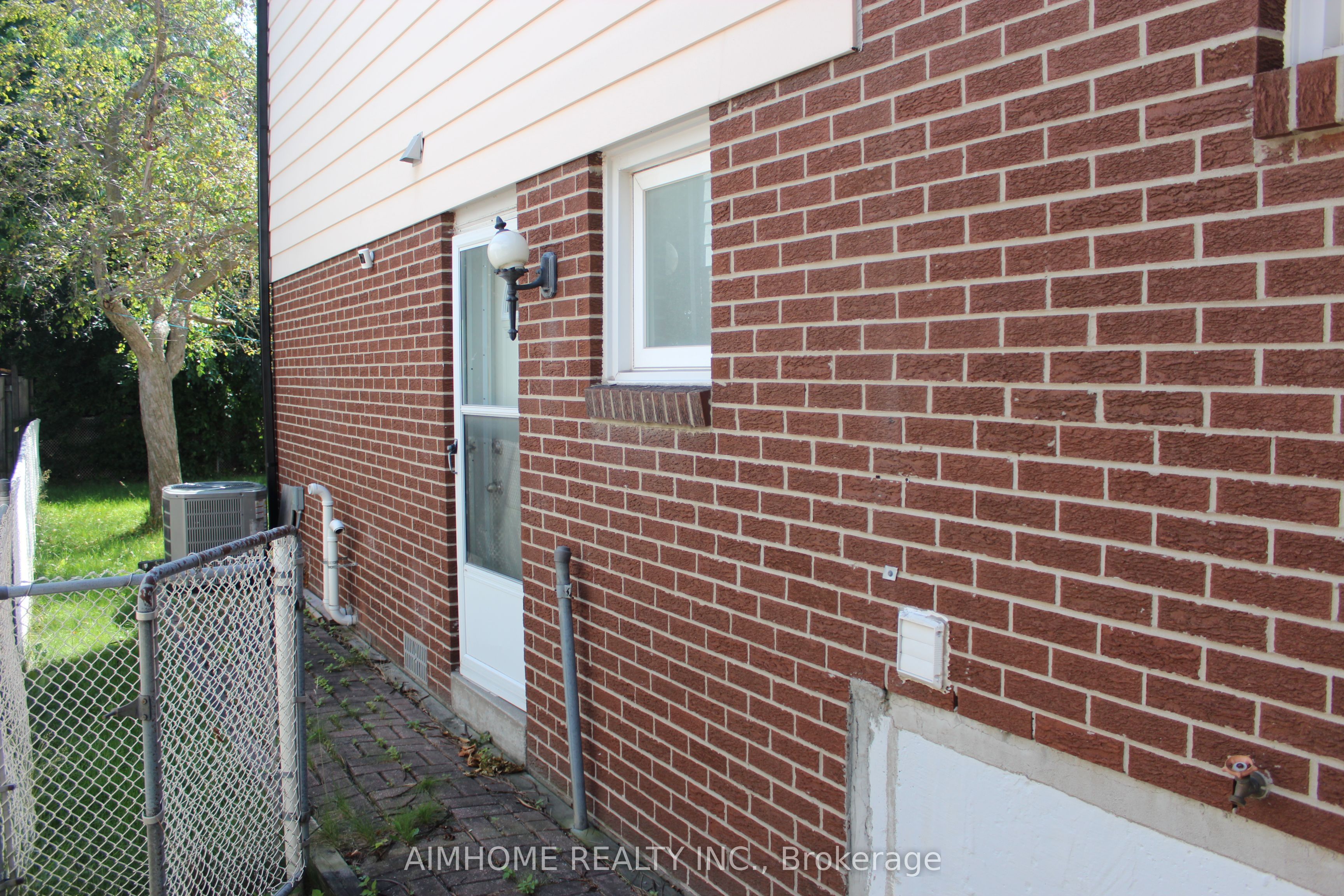191 Timberbank Boulevard Basement, Toronto, ON M1W 2A6 photo 2