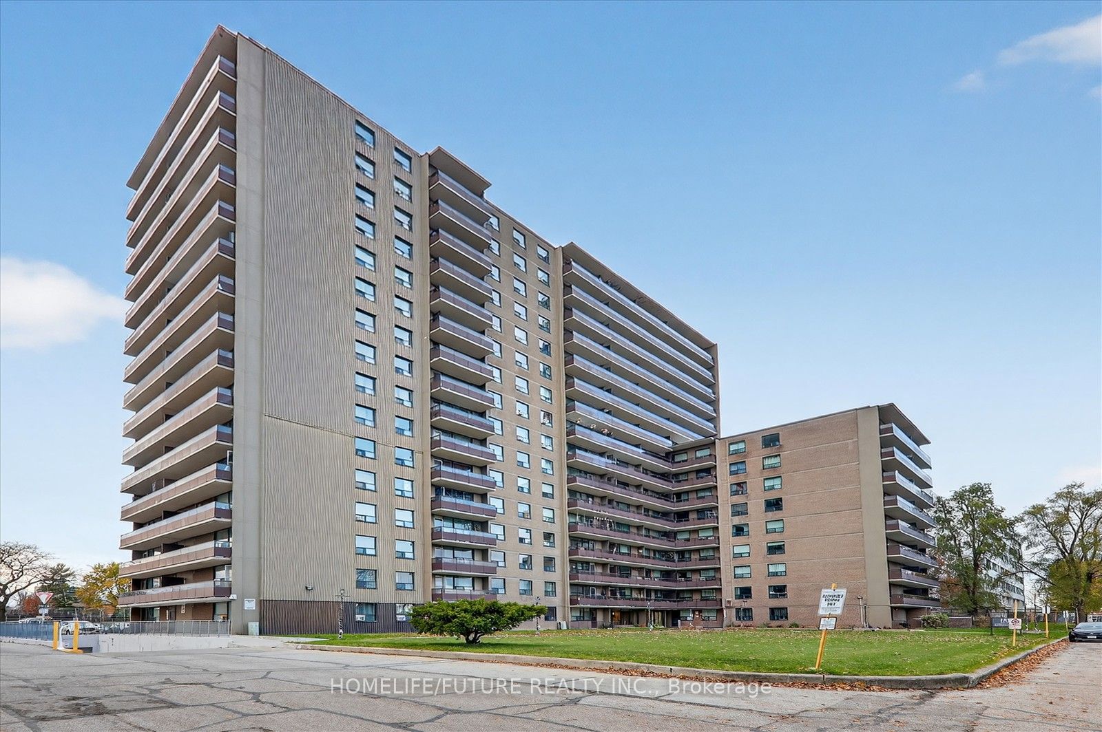 180 Markham Road 705, Toronto, ON M1M 2Z9