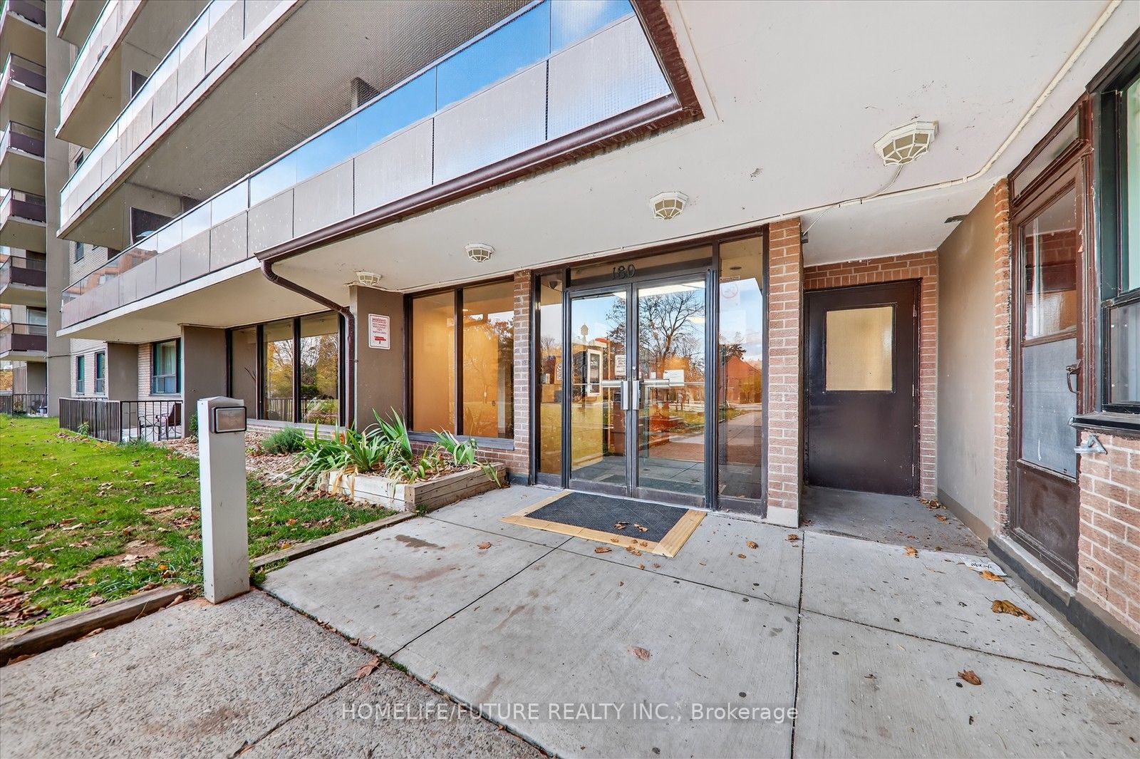180 Markham Road 705, Toronto, ON M1M 2Z9 photo 5