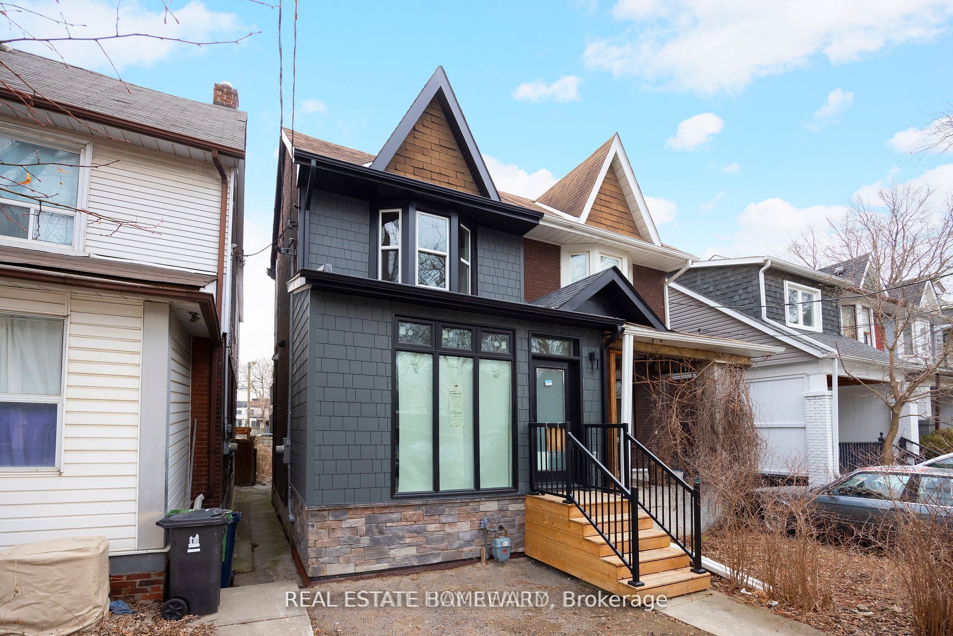 21 Alton Avenue Upper, Toronto, ON M4L 2M3 photo 4