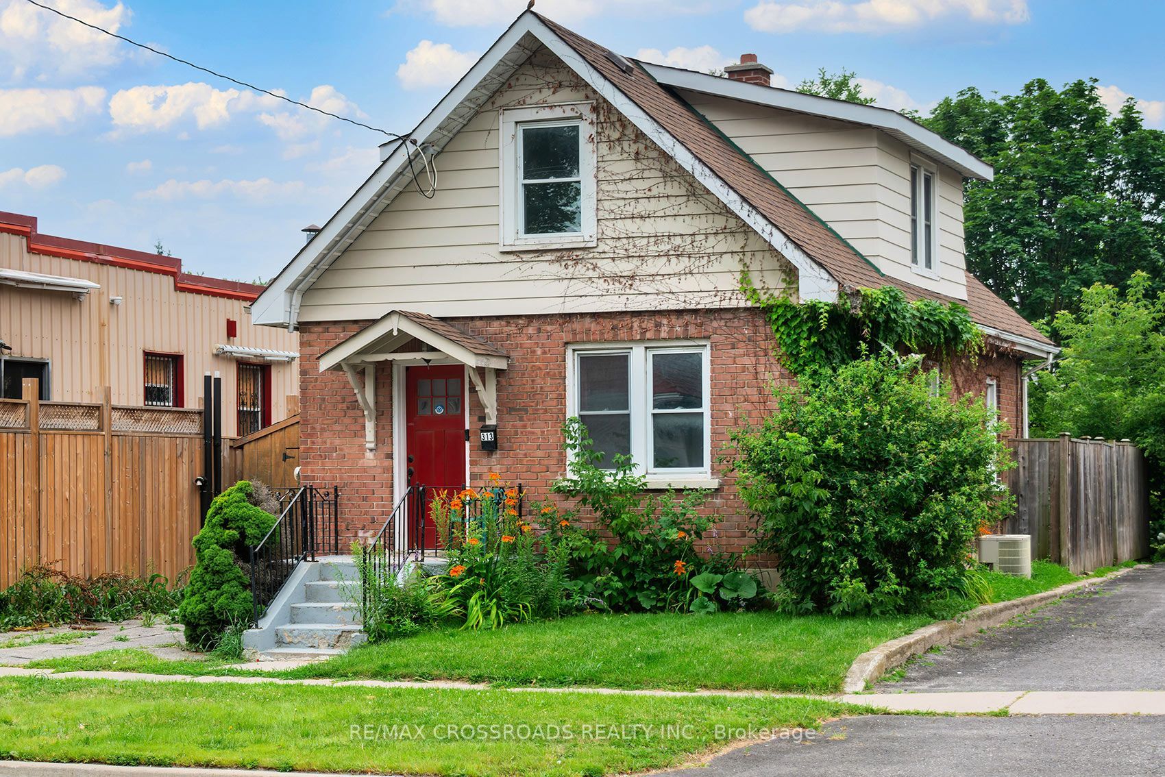 313 Olive Avenue, Oshawa, ON L1H 2P5 photo 3