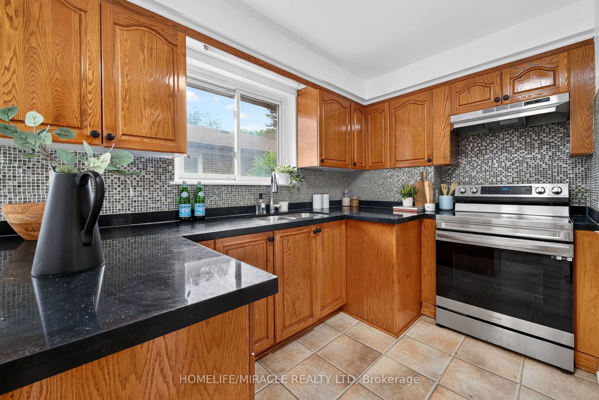 14 Marlena Drive, Toronto, ON M1E 2Z1 photo 4