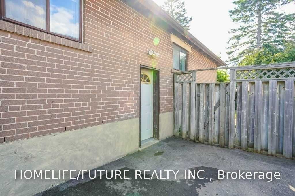 868 Chapleau Drive Bsmt, Pickering, ON L1W 1P4