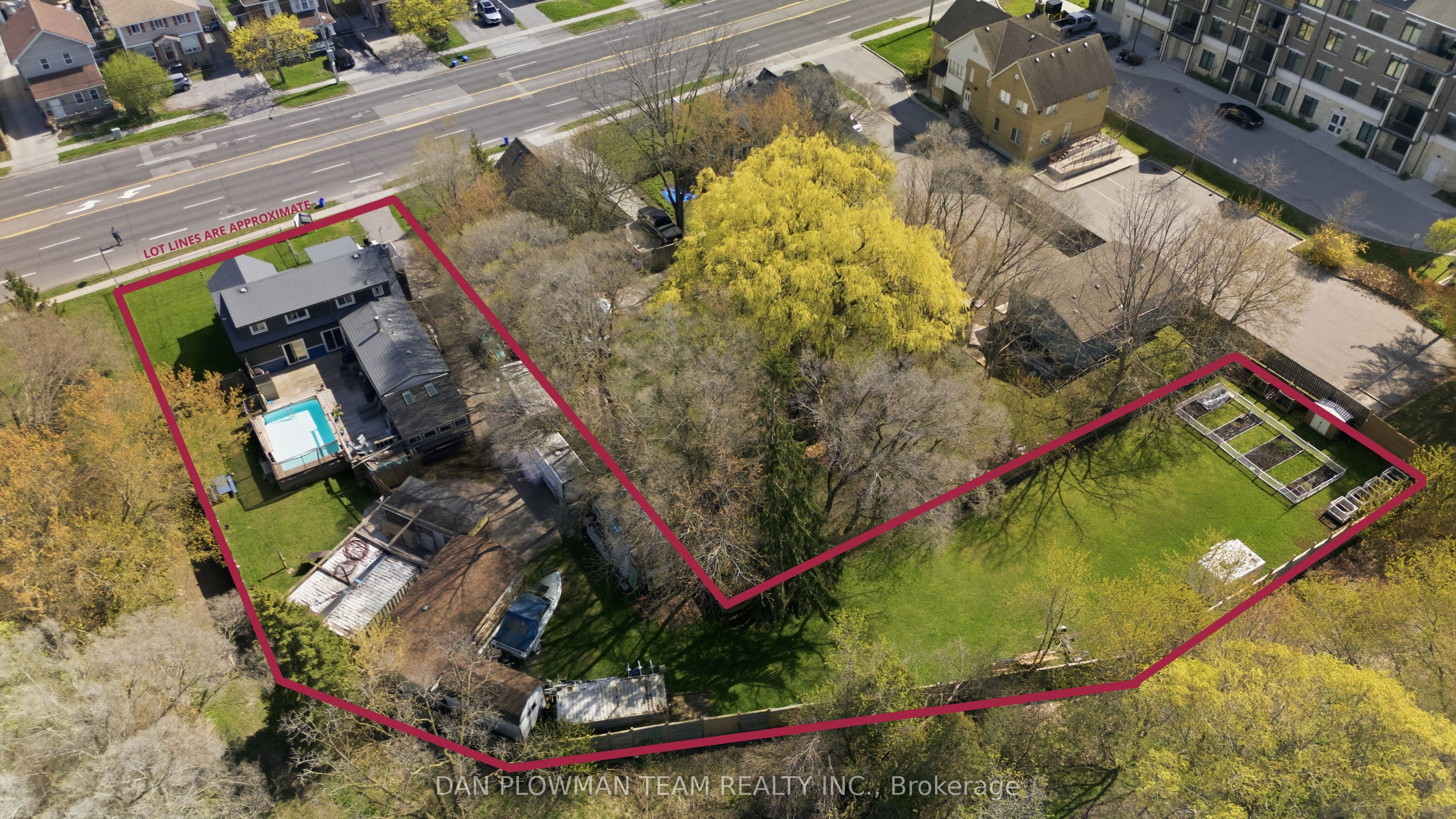 678 King Street W, Oshawa, ON L1J 2L3