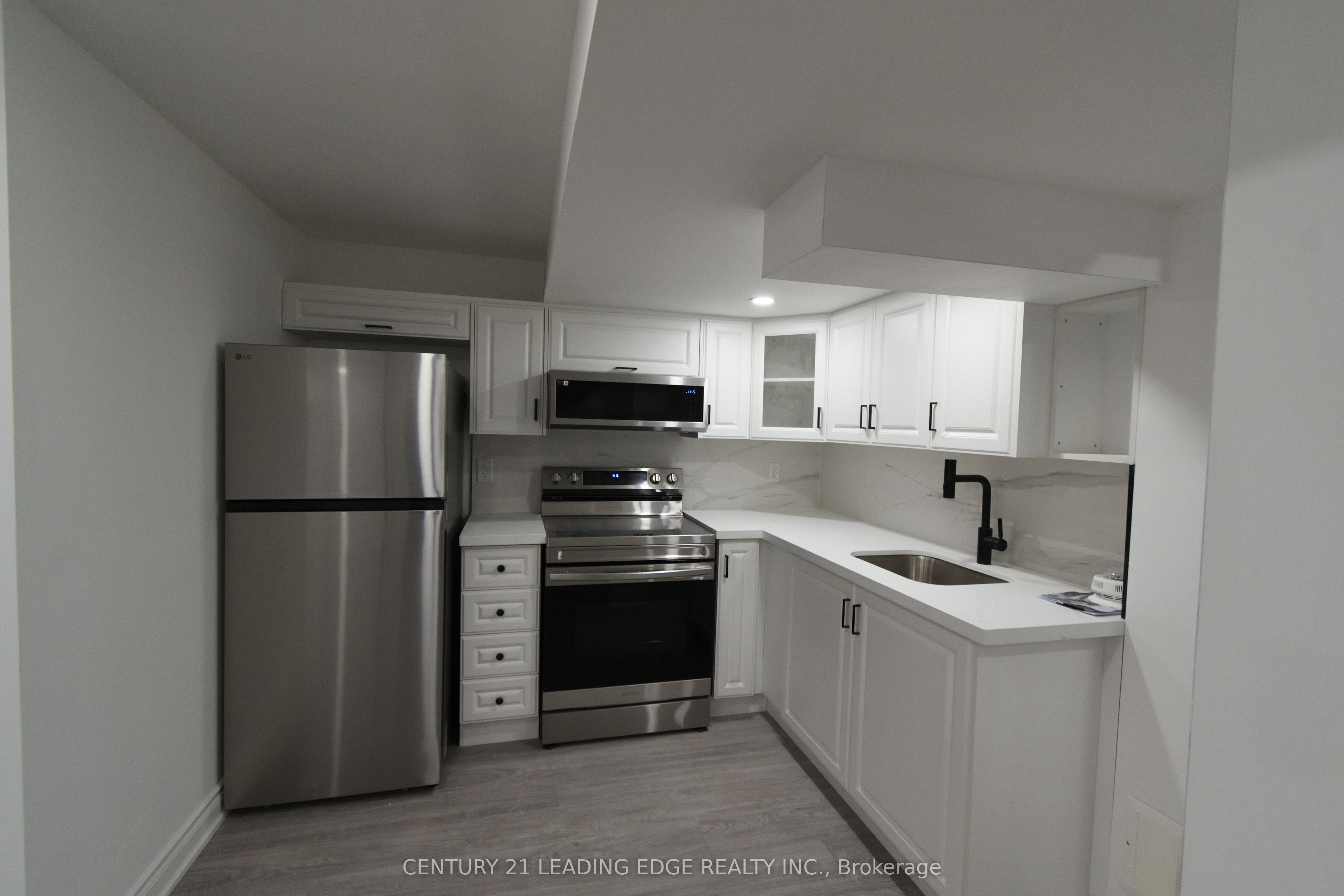 45 Lofthouse Drive, Whitby, ON L1R 1W5 photo 3