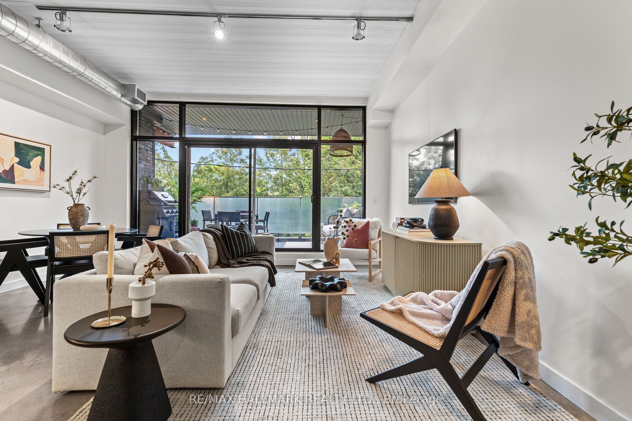 747 Queen Street E 202, Toronto, ON M4M 1H3 photo 5