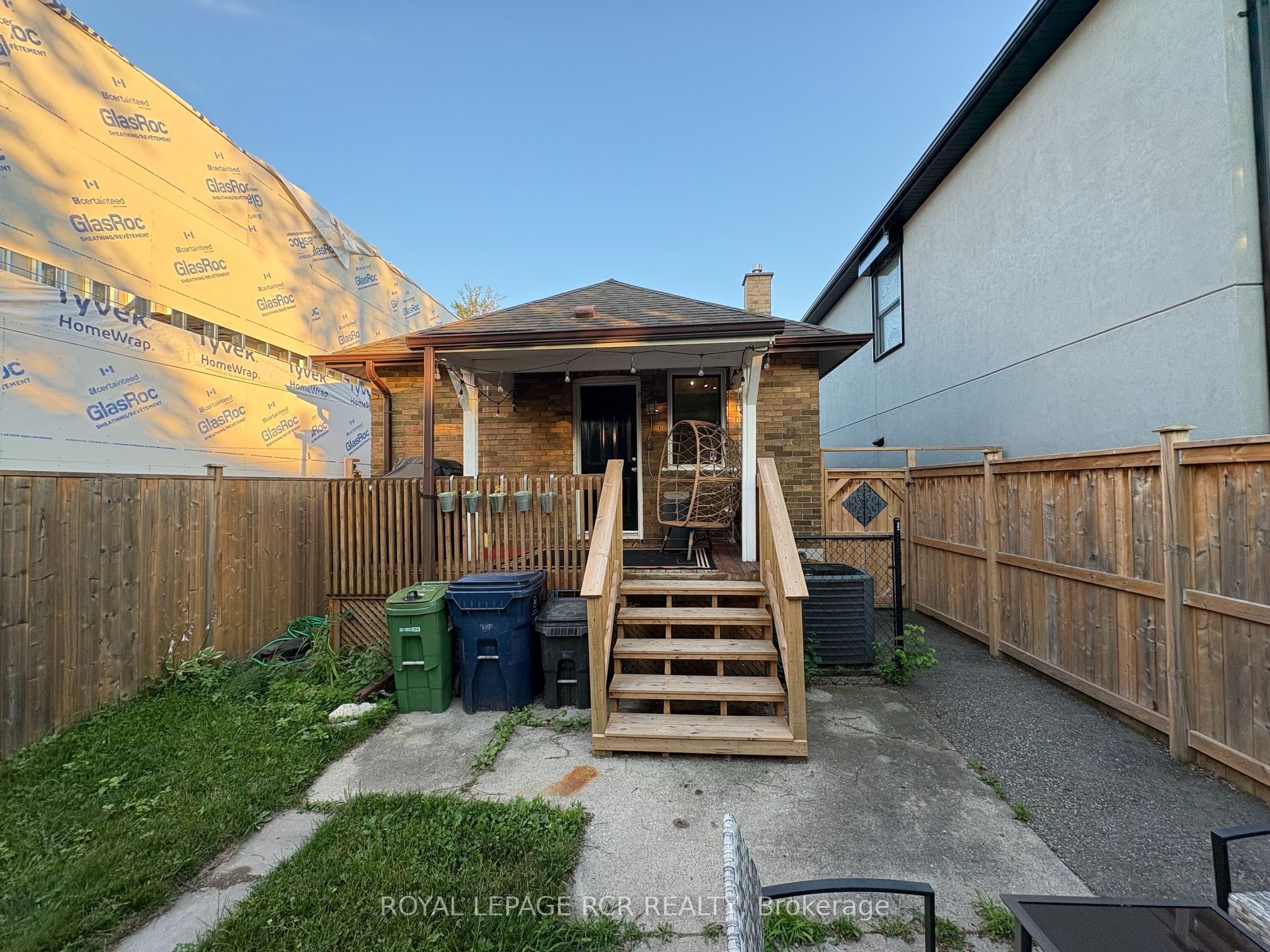 12 Orley Avenue, Toronto, ON M4C 2B9 photo 4