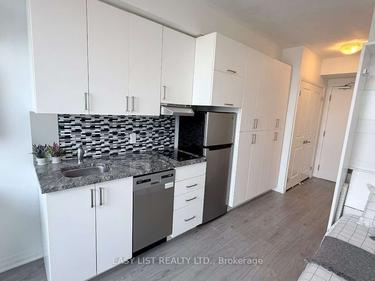 1900 Simcoe Street N 542, Oshawa, ON L1G 4Y3 photo 4