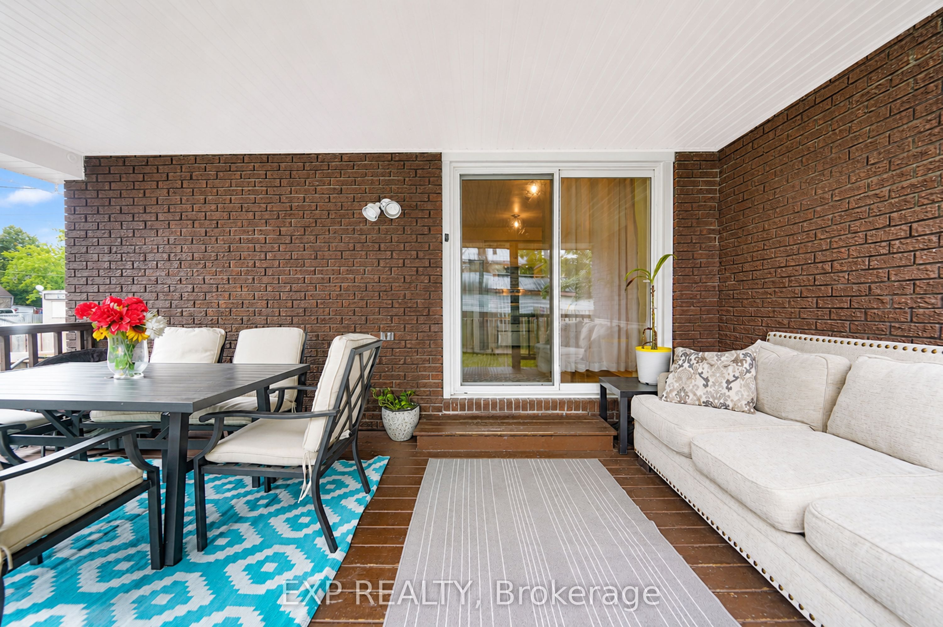 246 Mary Street N, Oshawa, ON L1G 5C4 photo 4