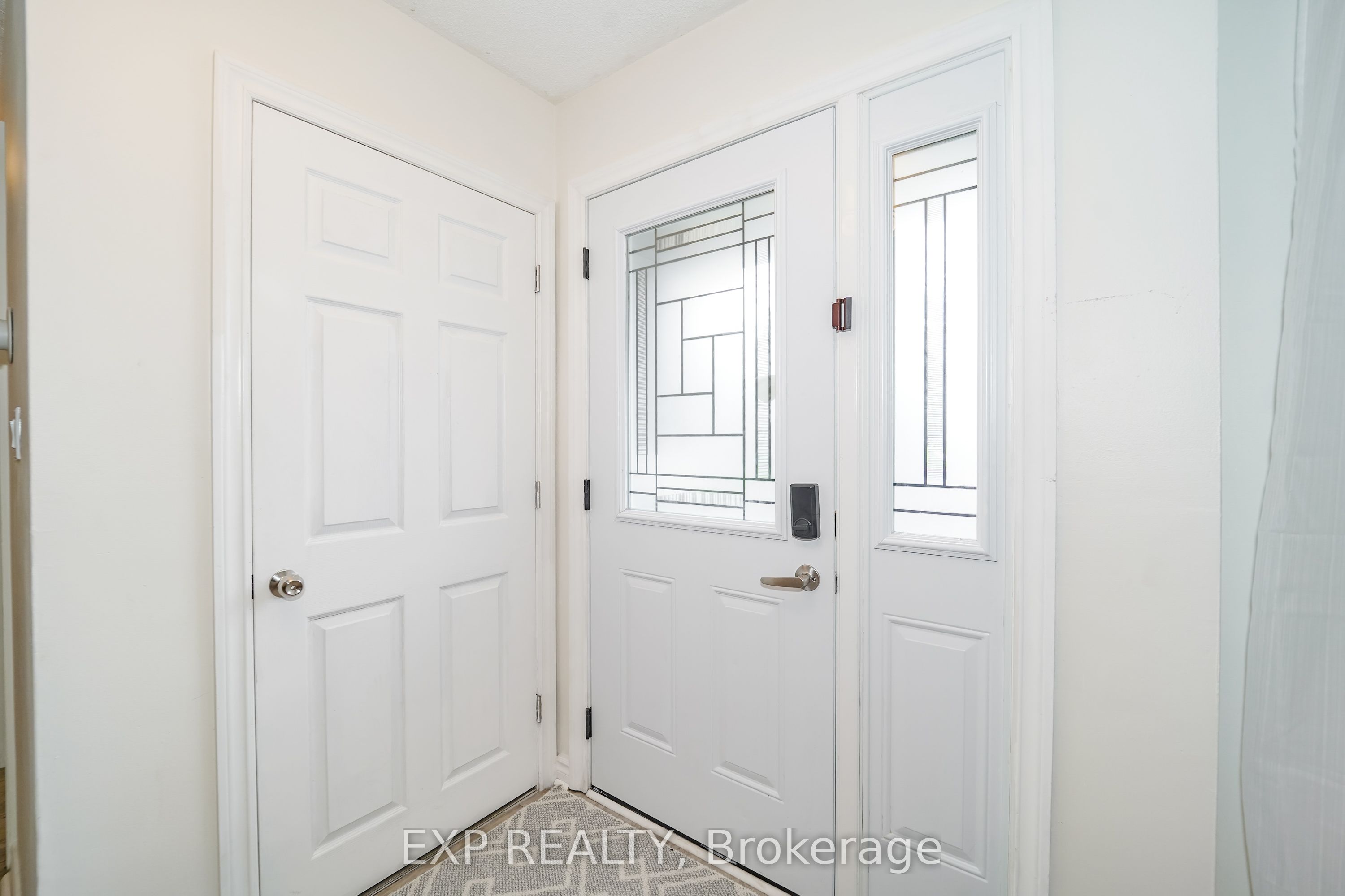 246 Mary Street N, Oshawa, ON L1G 5C4 photo 5