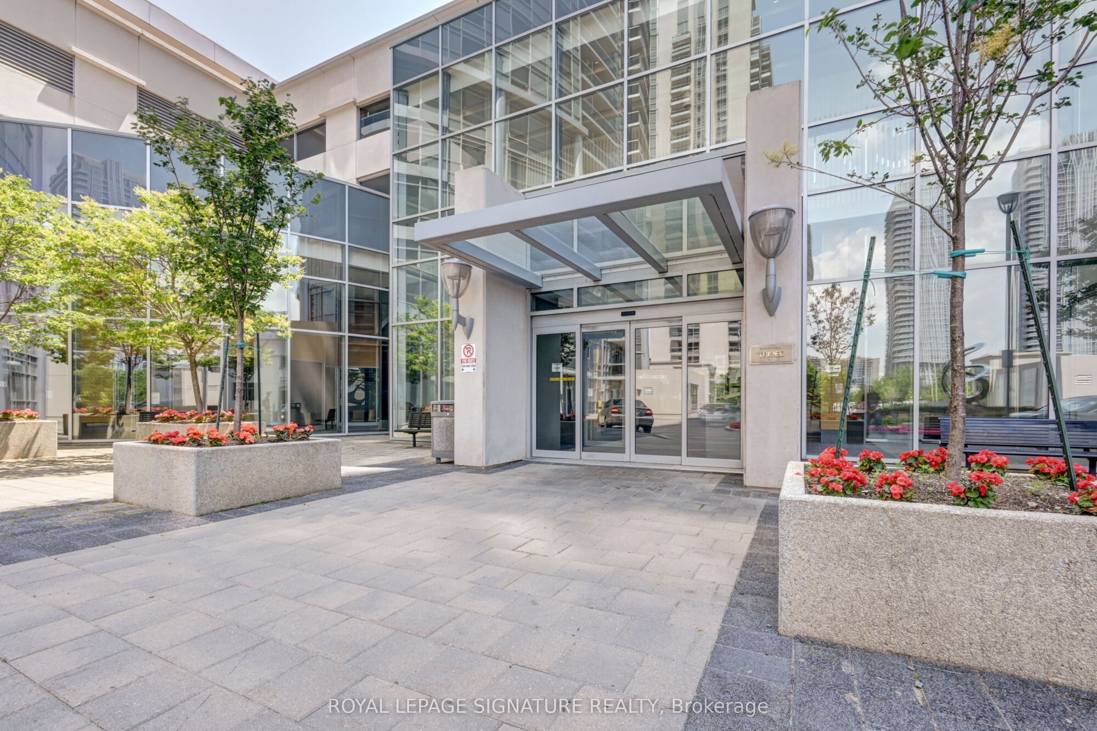 125 Village Green Square 3807, Toronto, ON M1S 0G3 photo 4