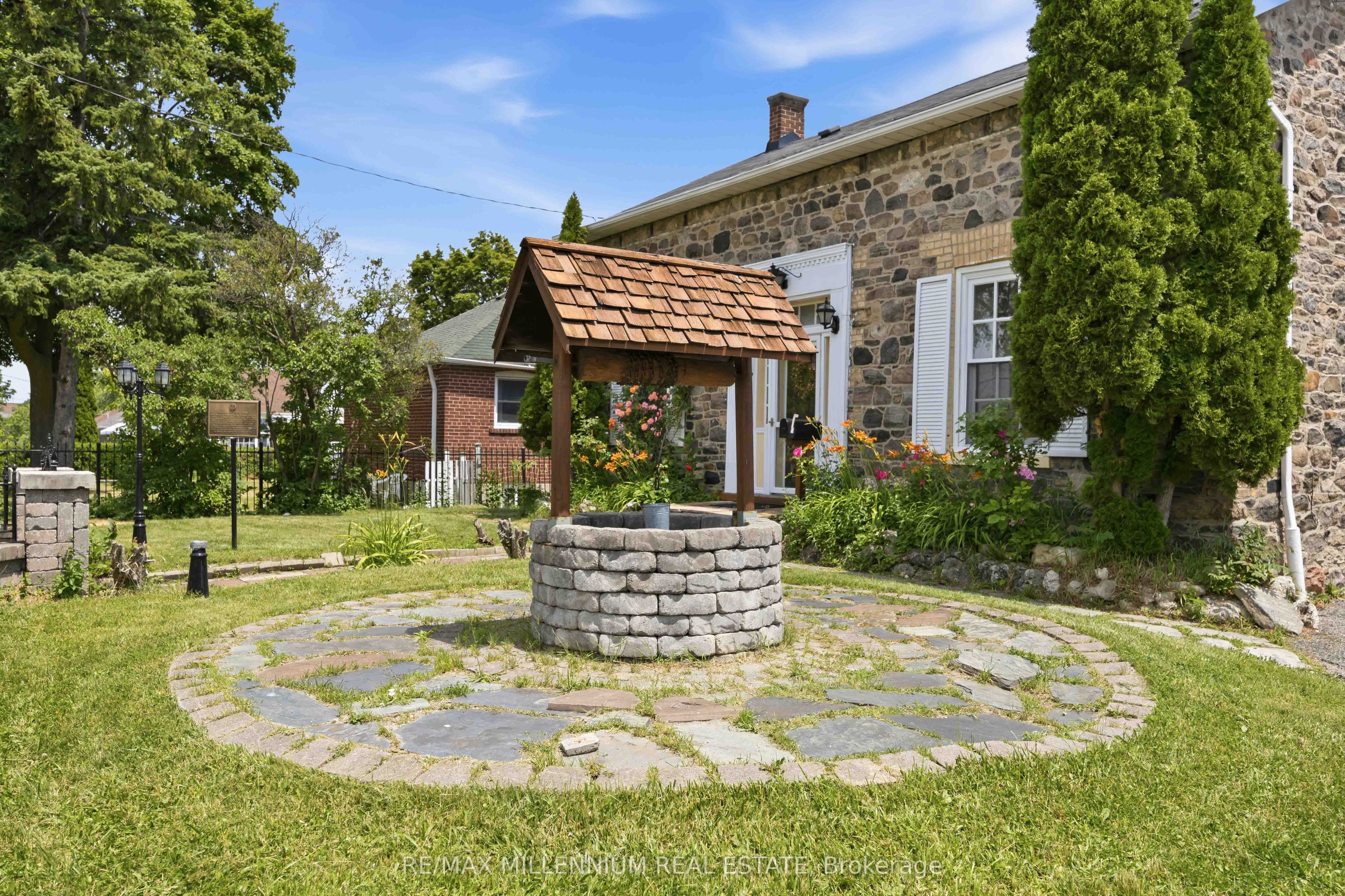 1355 Victoria Park Avenue, Toronto, ON M4B 2L5 photo 3