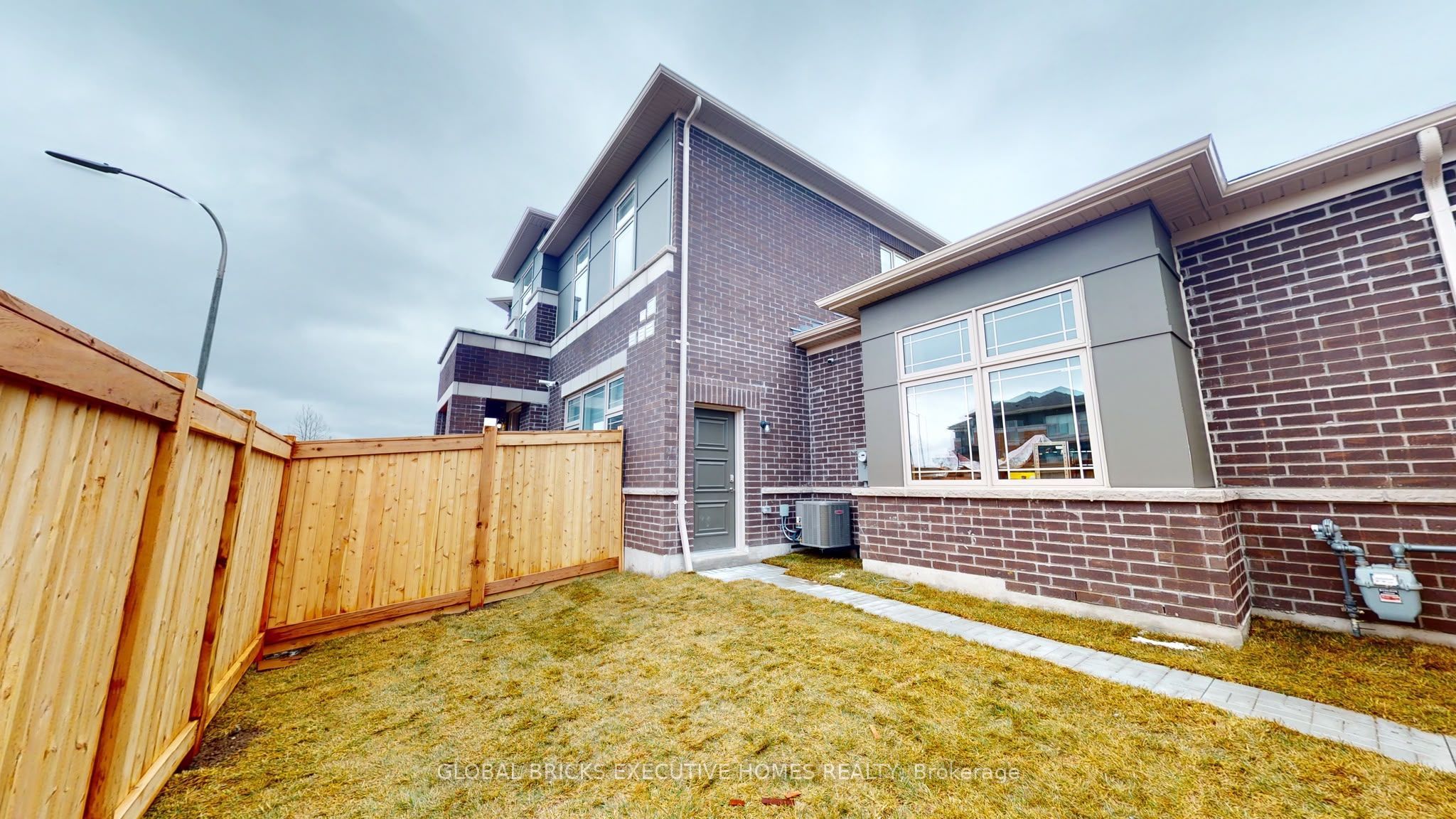 1124 Baltic Lane, Pickering, ON L1X 0G9 photo 3