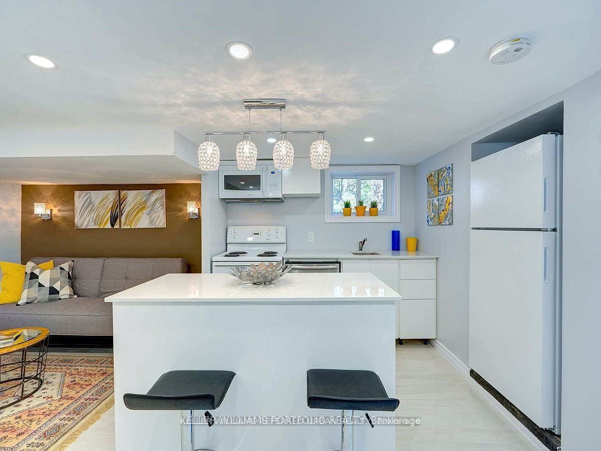 431 Kingston Road Lower, Toronto, ON M4L 1V2 photo 2