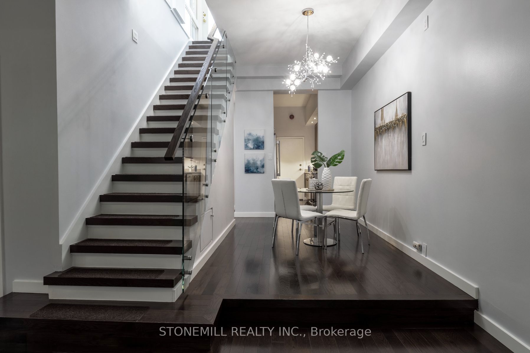 99 Coleman Avenue 105, Toronto, ON M4C 1P8 photo 5