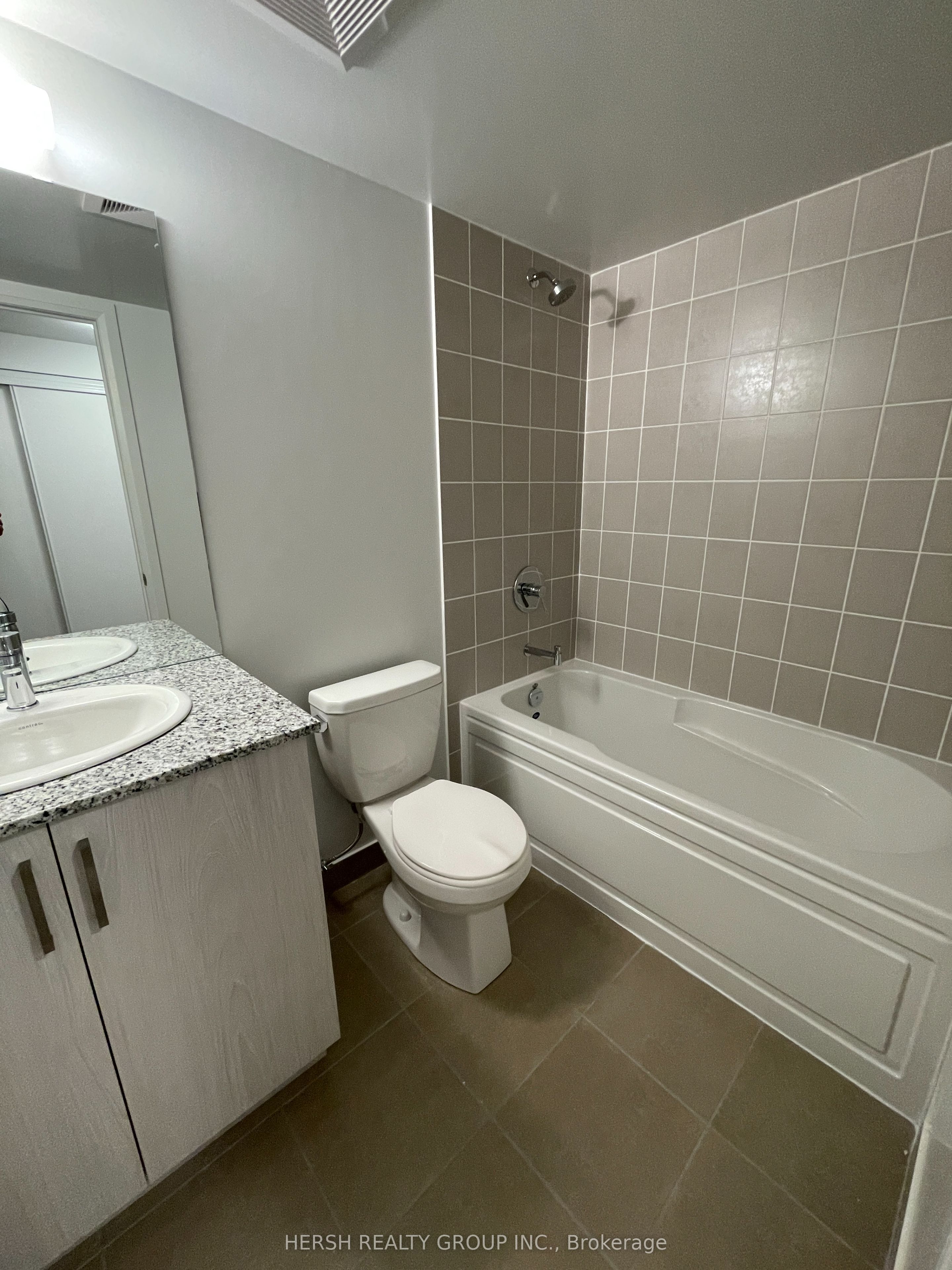 20 Meadowglen Place 1602, Toronto, ON M1H 2Y5 photo 3