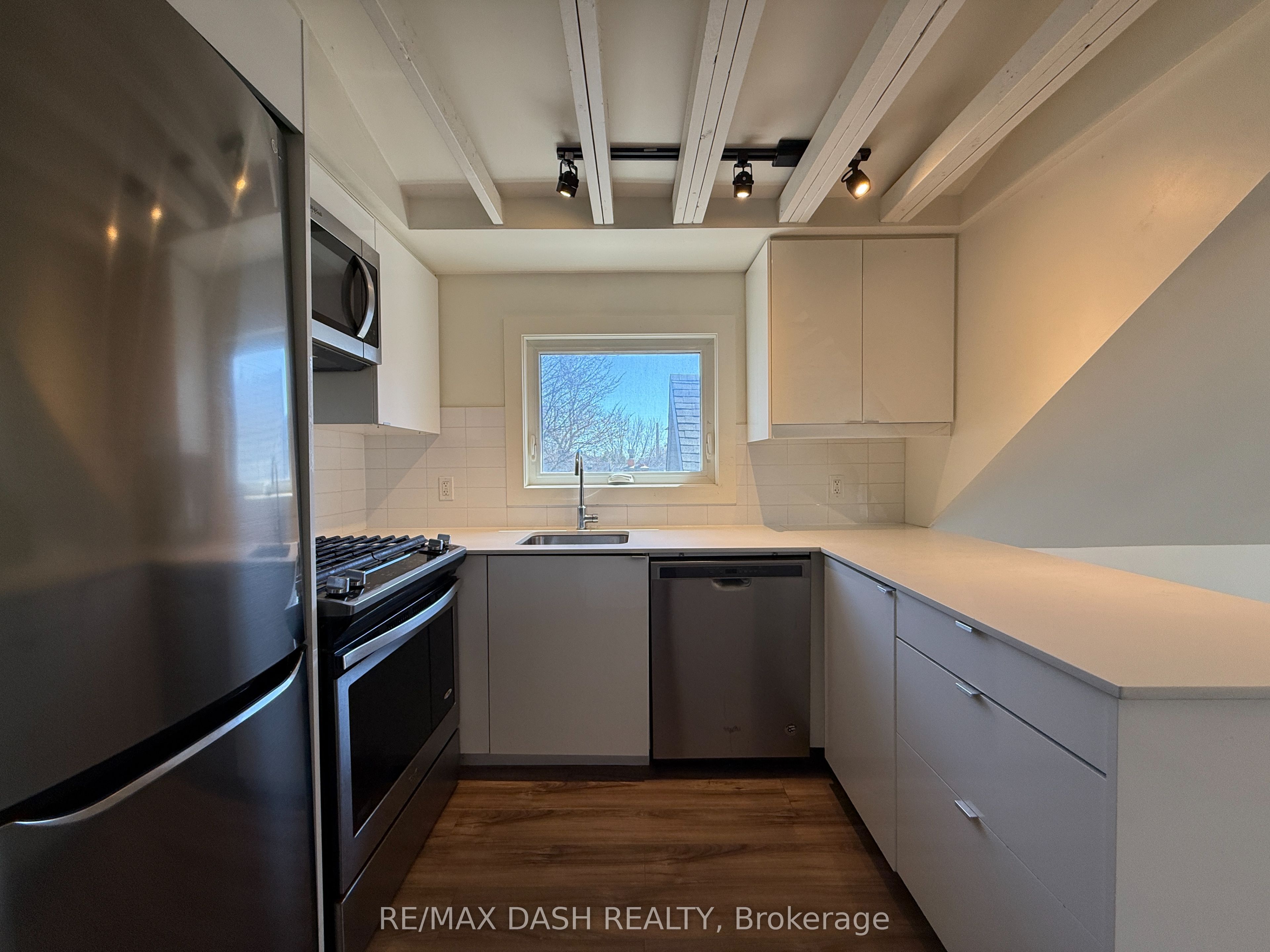 263 Boston Avenue 4, Toronto, ON M4M 2V4 photo 2