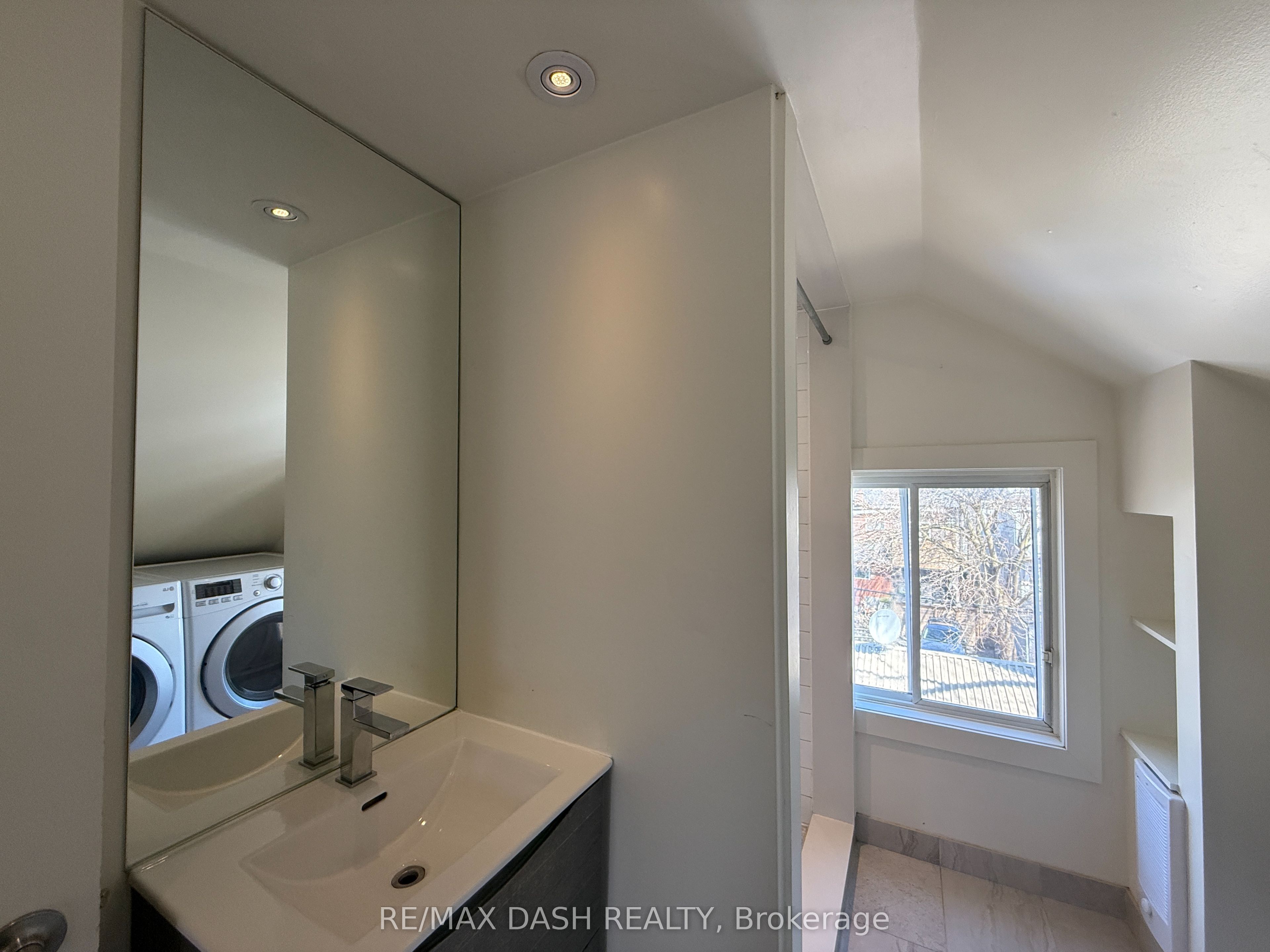 263 Boston Avenue 4, Toronto, ON M4M 2V4 photo 5