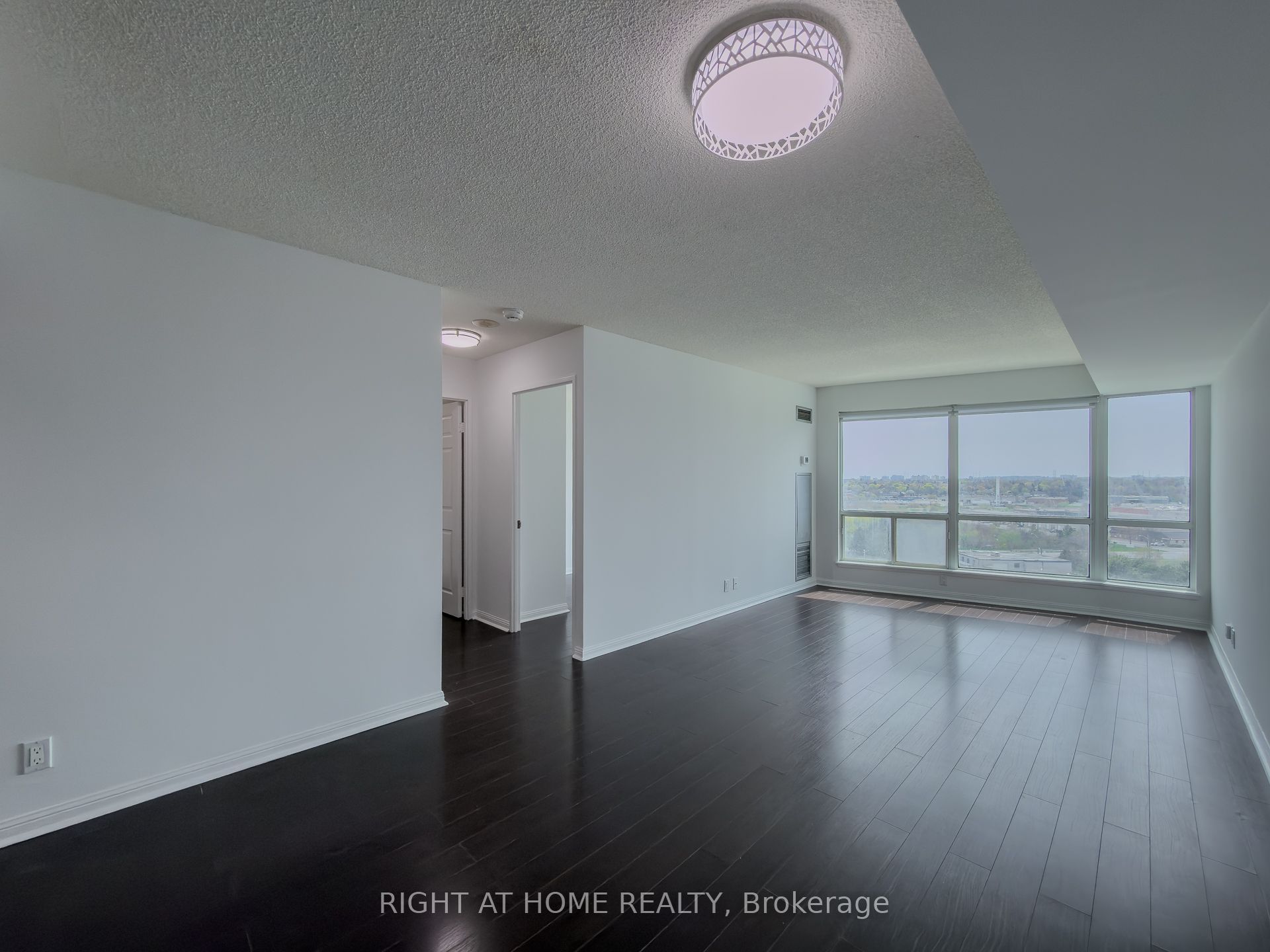 8 Lee Centre Drive 1008, Toronto, ON M1H 3H8 photo 4