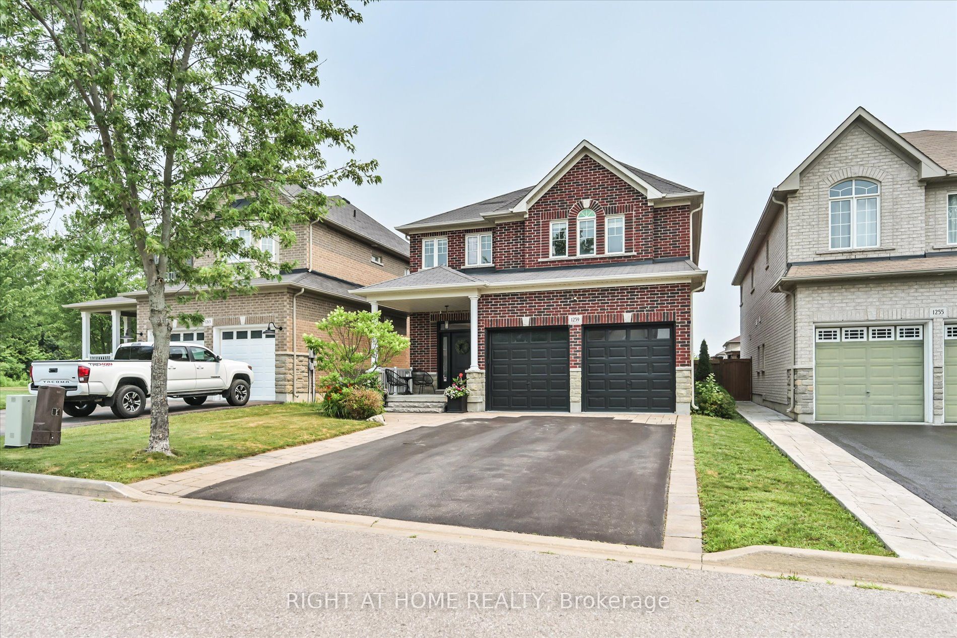 1259 Aldsworth Crescent, Oshawa, ON L1K 0S5 photo 3