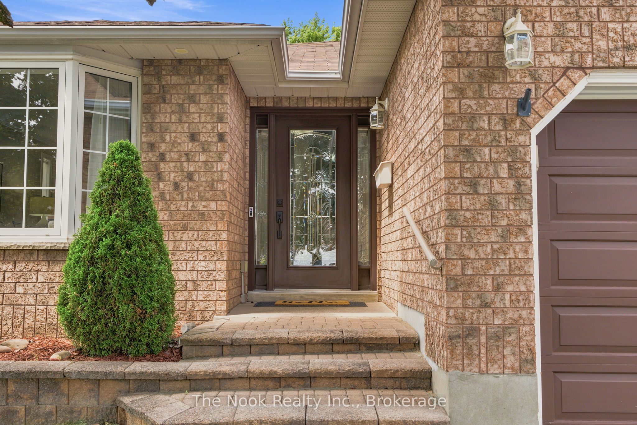 733 Sundance Circle, Oshawa, ON L1J 8N9 photo 2