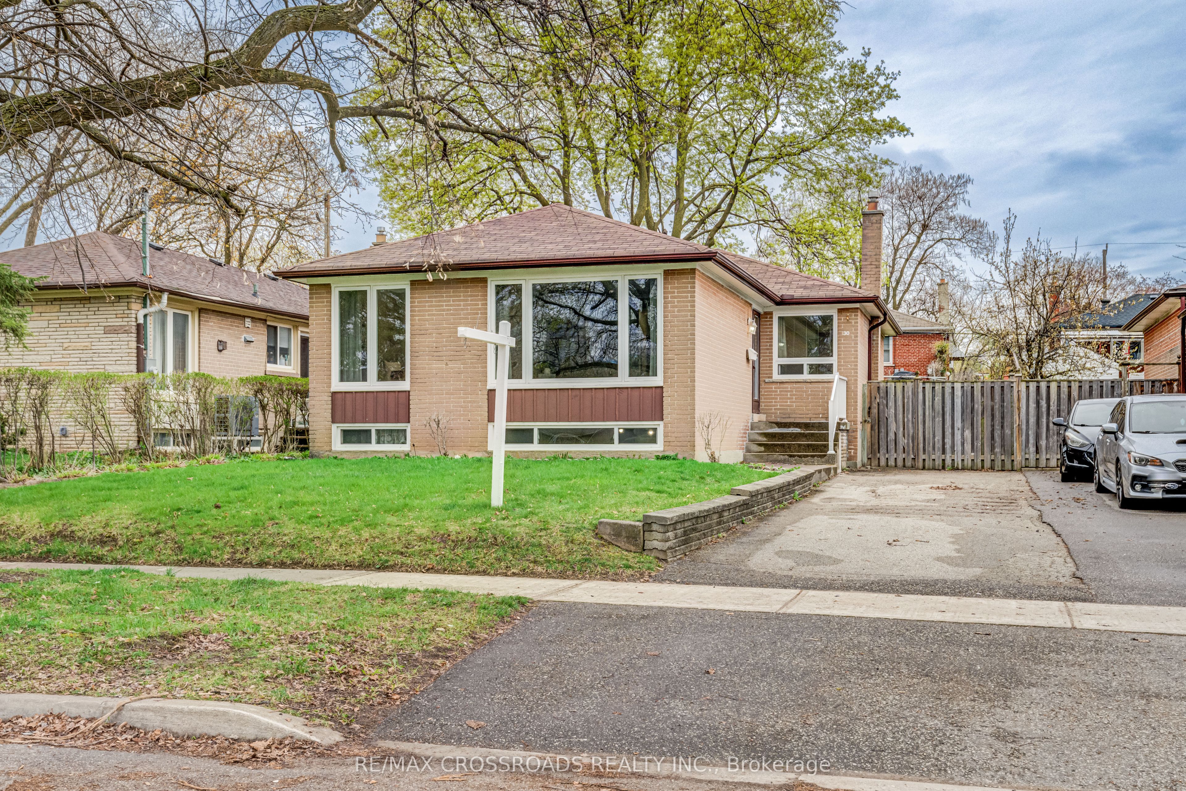 30 Murmouth Road, Toronto, ON M1T 2R1